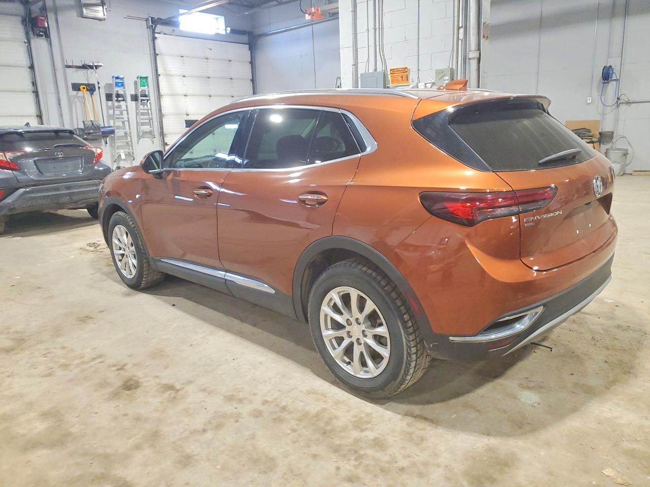 2021 Envision VIN LRBFZMR40MD170370 photo 2