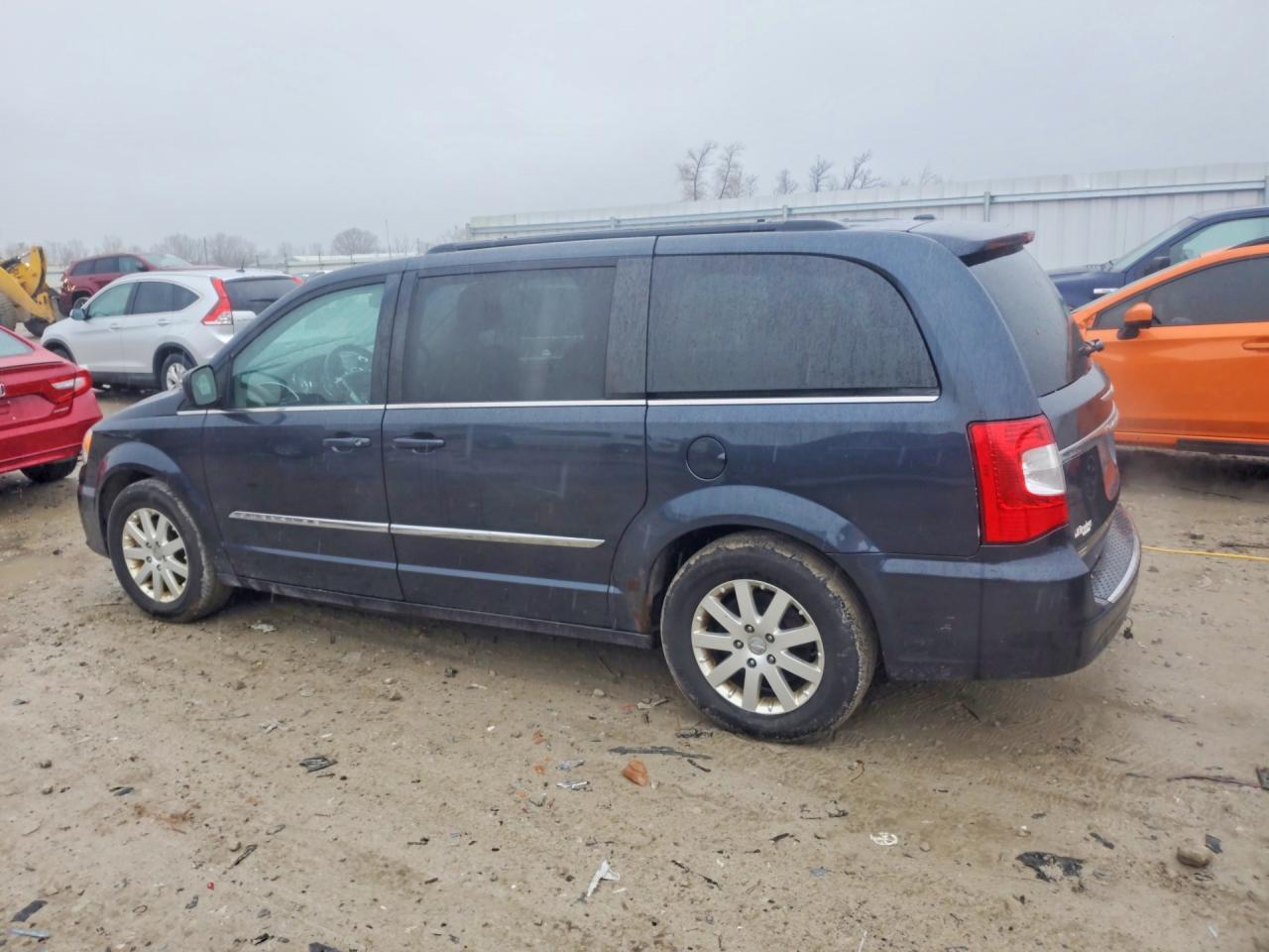 2014 Chrysler Minivan VIN 2C4RC1BG2ER435744 photo 2