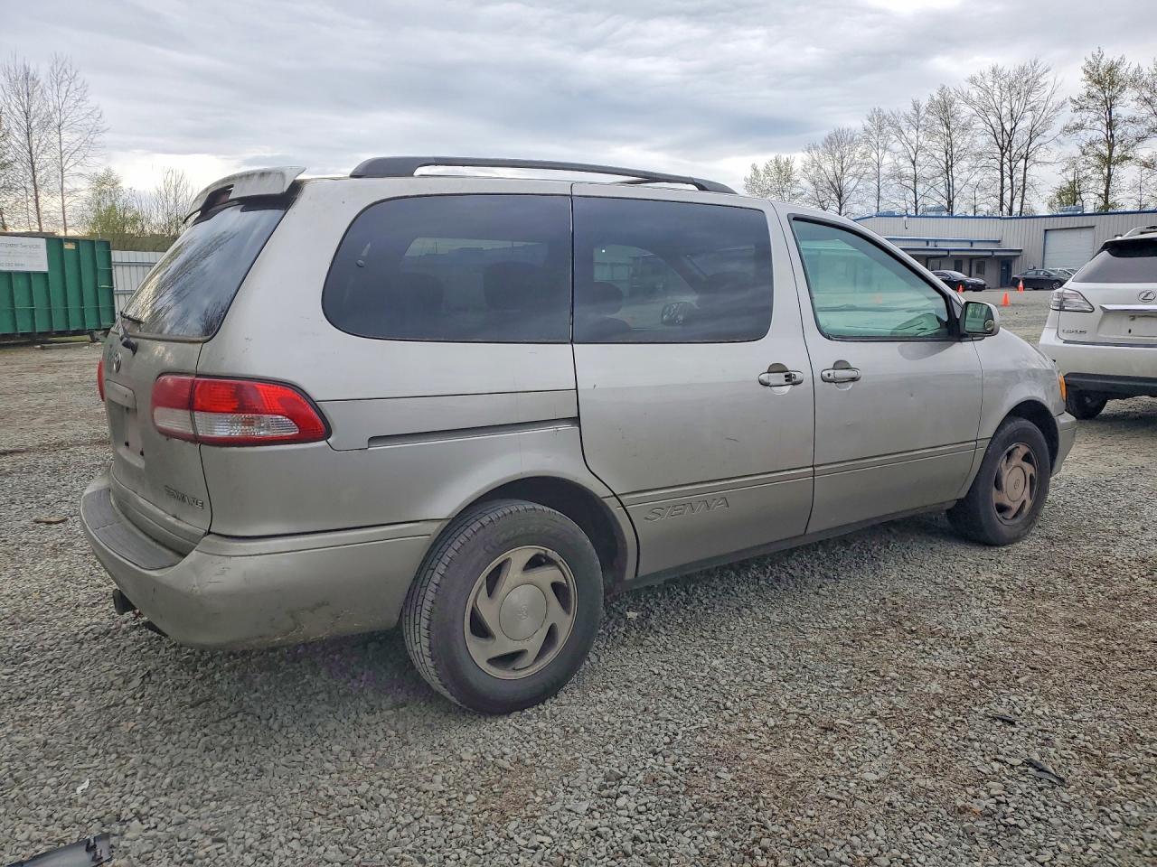 2002 Toyota Sienna VIN 4T3ZF13C82U451662 photo 3