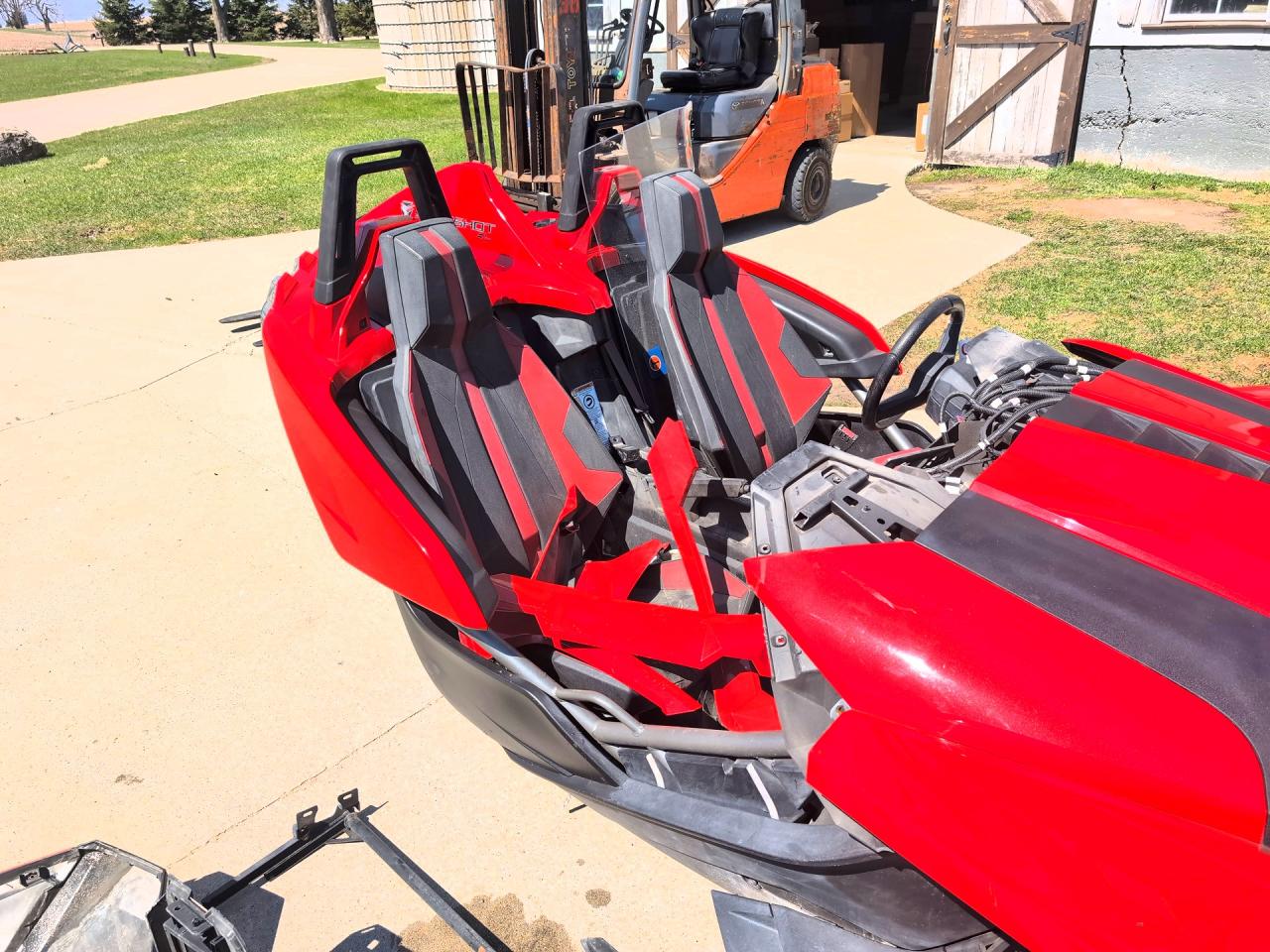 2015 POLARIS Slingshot VIN 57XAAPFA7F5100531 photo 6