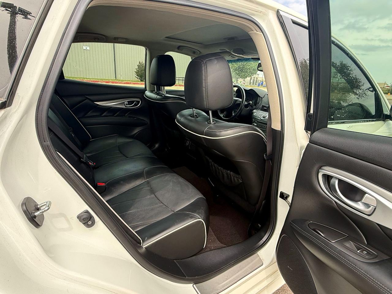 2018 Infiniti Q70 VIN JN1BY1AR2JM220919 photo 6