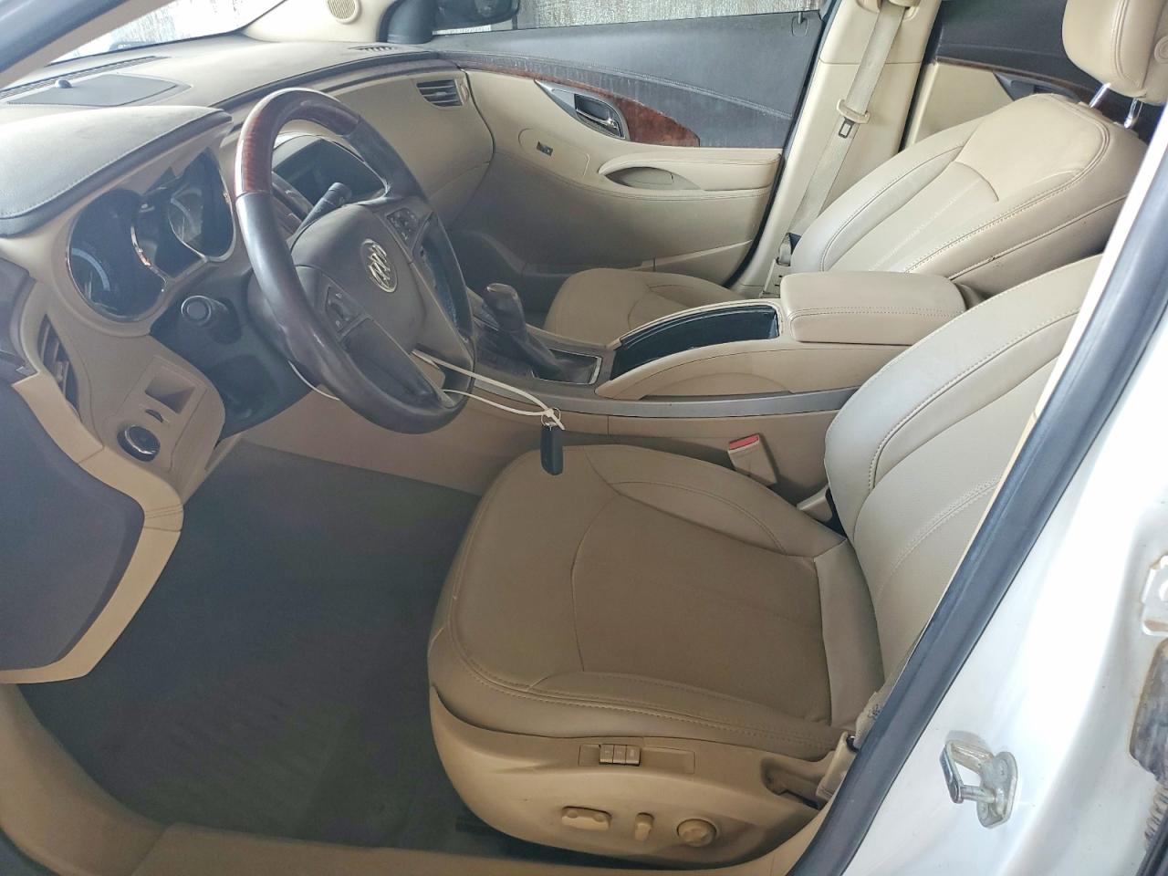 2010 Buick Lacrosse VIN 1G4GC5EG1AF200324 photo 7