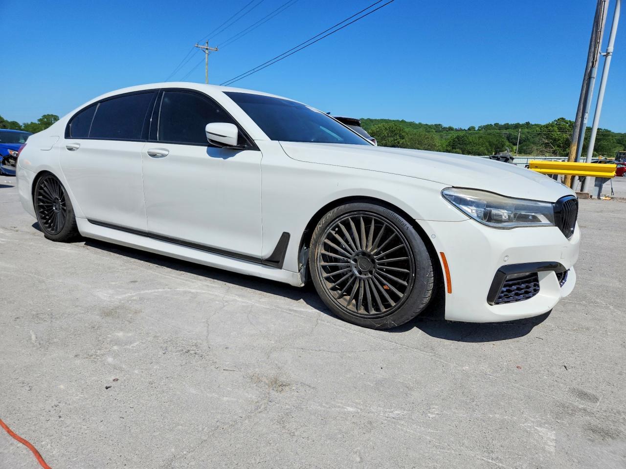 2016 BMW 7 series VIN WBA7F2C50GG416256 photo 4