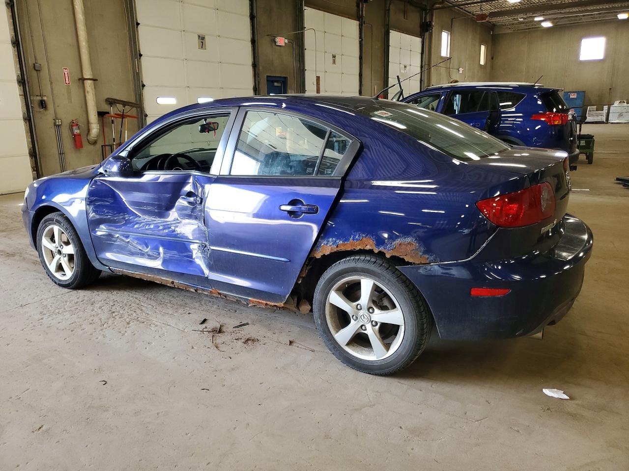 2005 Mazda 3 VIN JM1BK32F851348958 photo 2