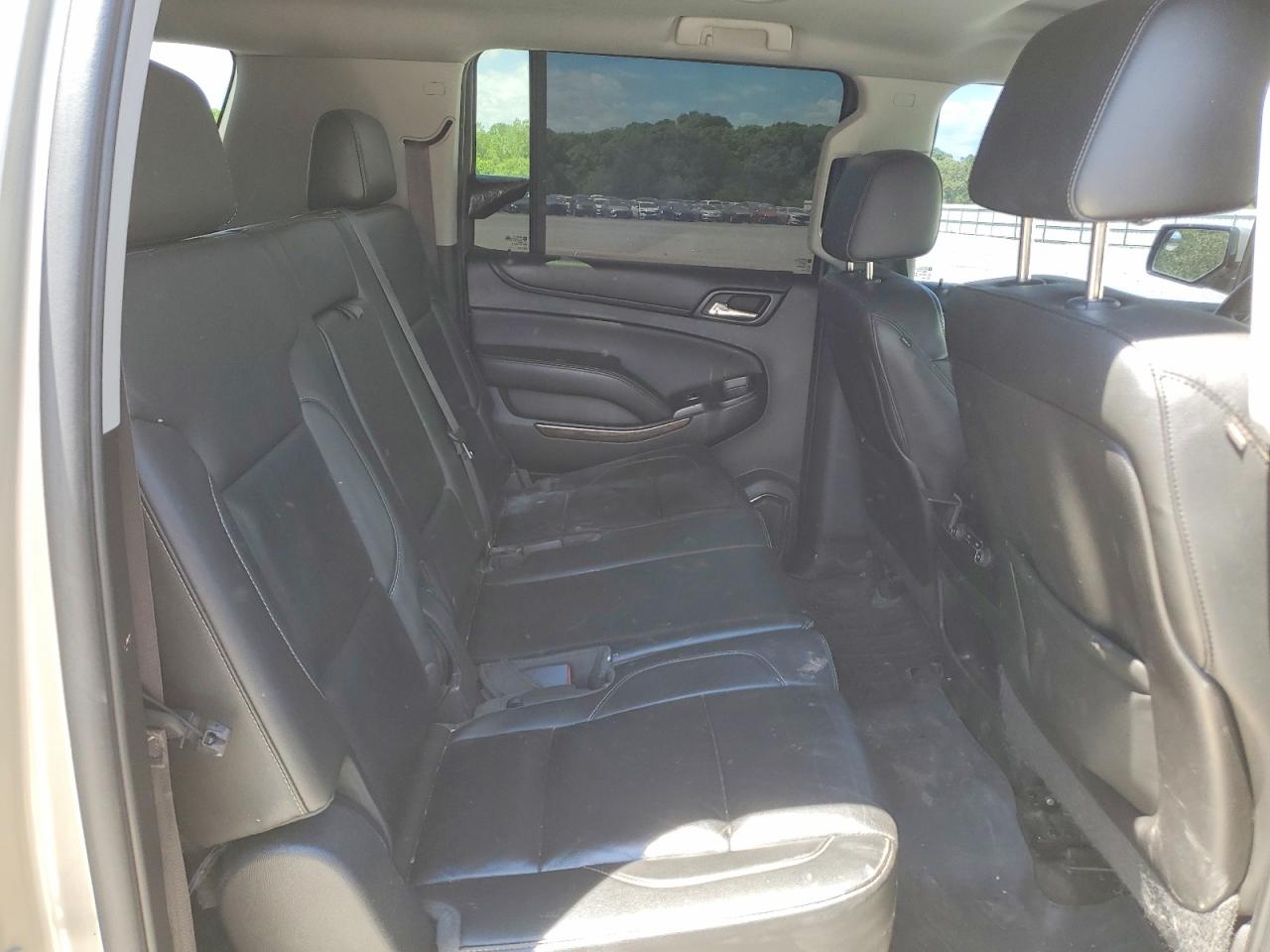 2015 Chevrolet Suburban VIN 1GNSKJKC5FR611024 photo 11