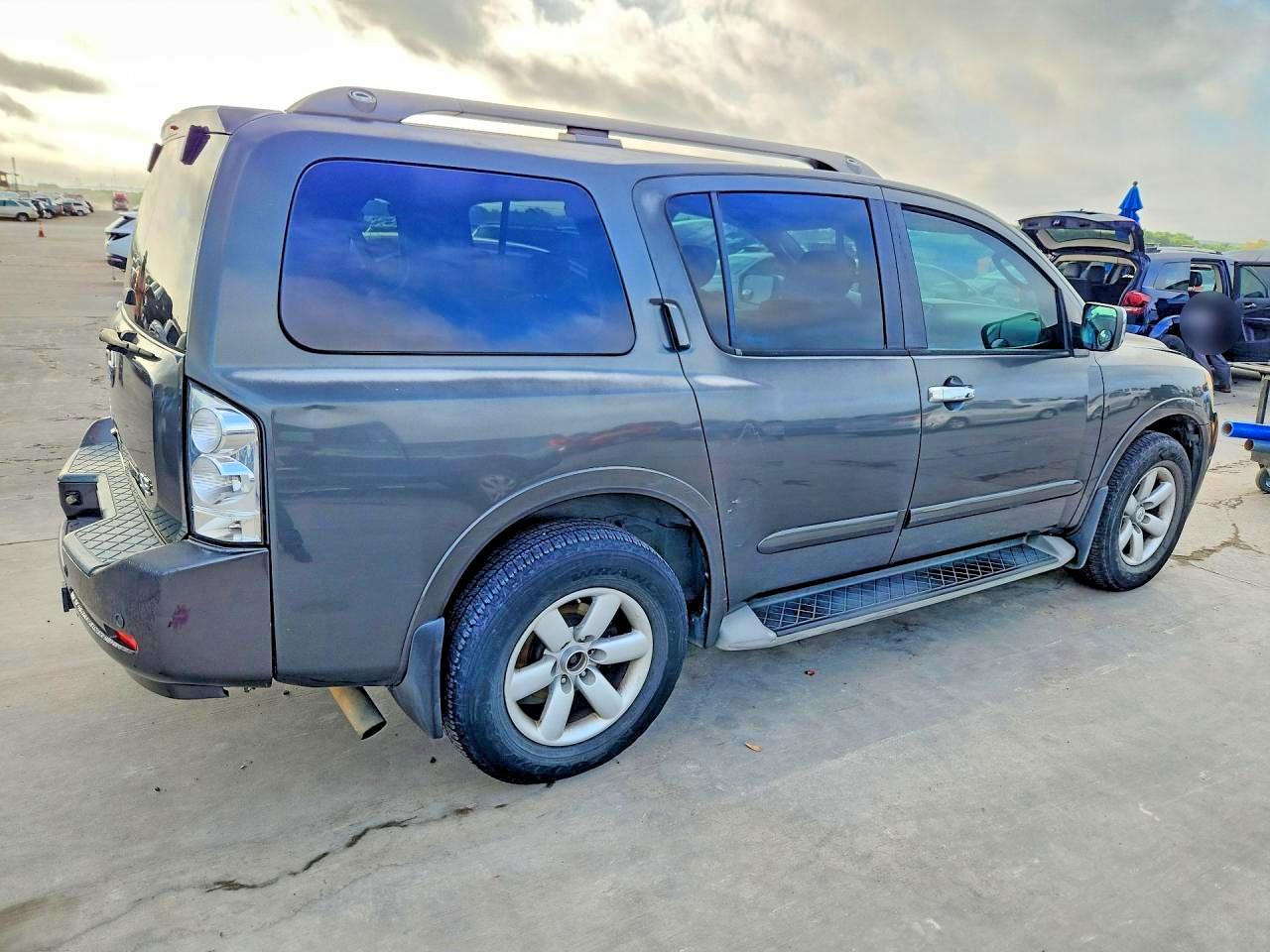 2010 Nissan Armada VIN 5N1BA0ND3AN608774 photo 3