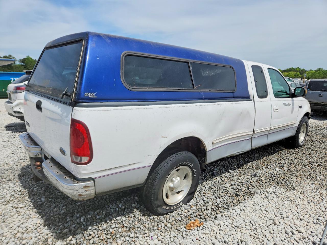 1997 Ford F150 VIN 1FTDX1764VNA58877 photo 3