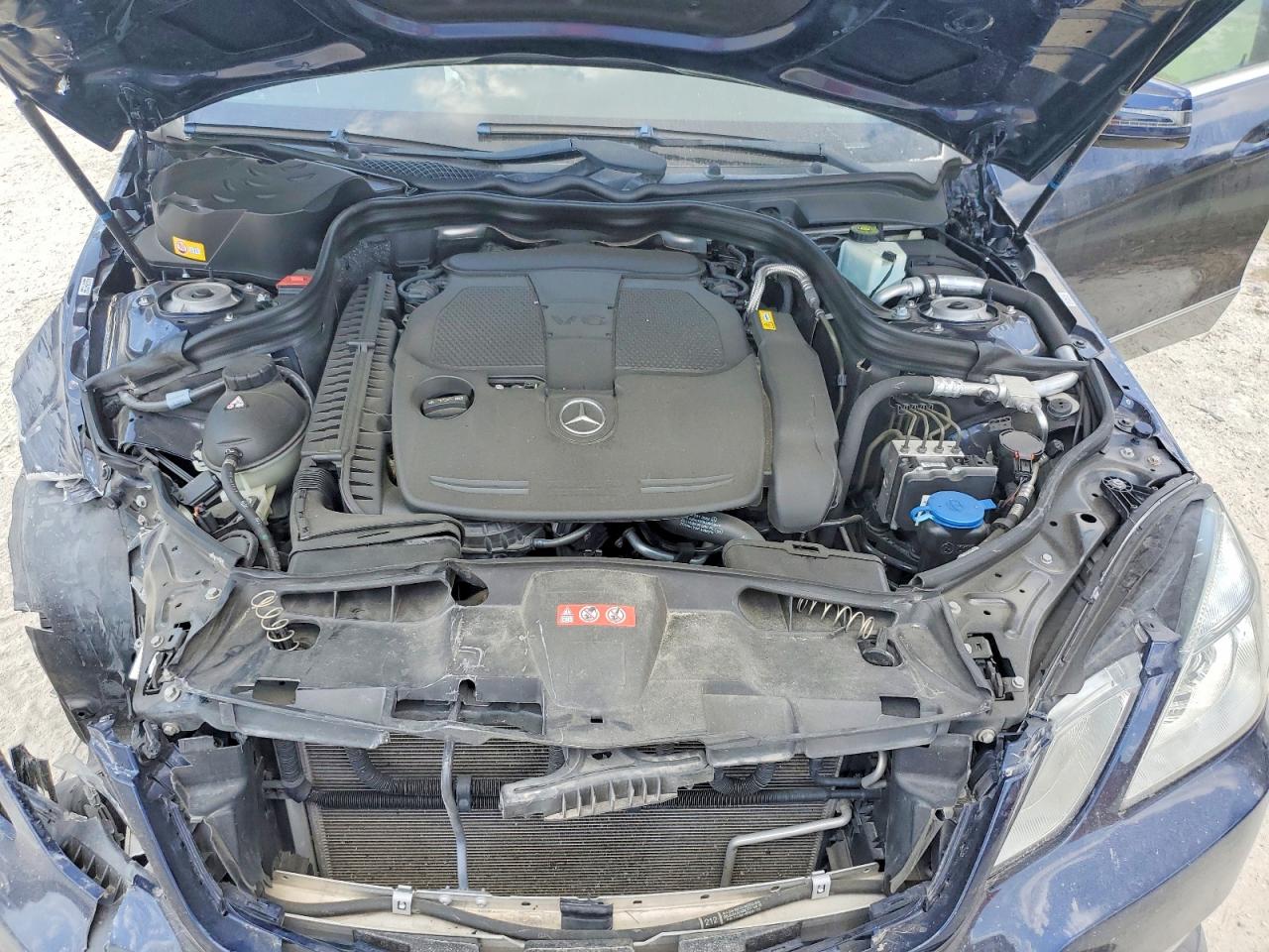 2013 Mercedes-Benz E-class VIN WDDHF5KB7DA766214 photo 11