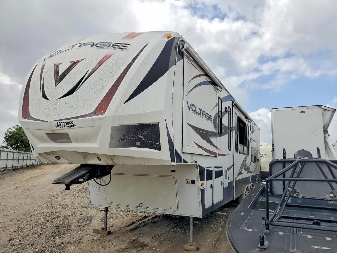 2011 DUTCHMEN VOLTAGE CAMPER VIN 47CFVTV32BC660122 photo 2