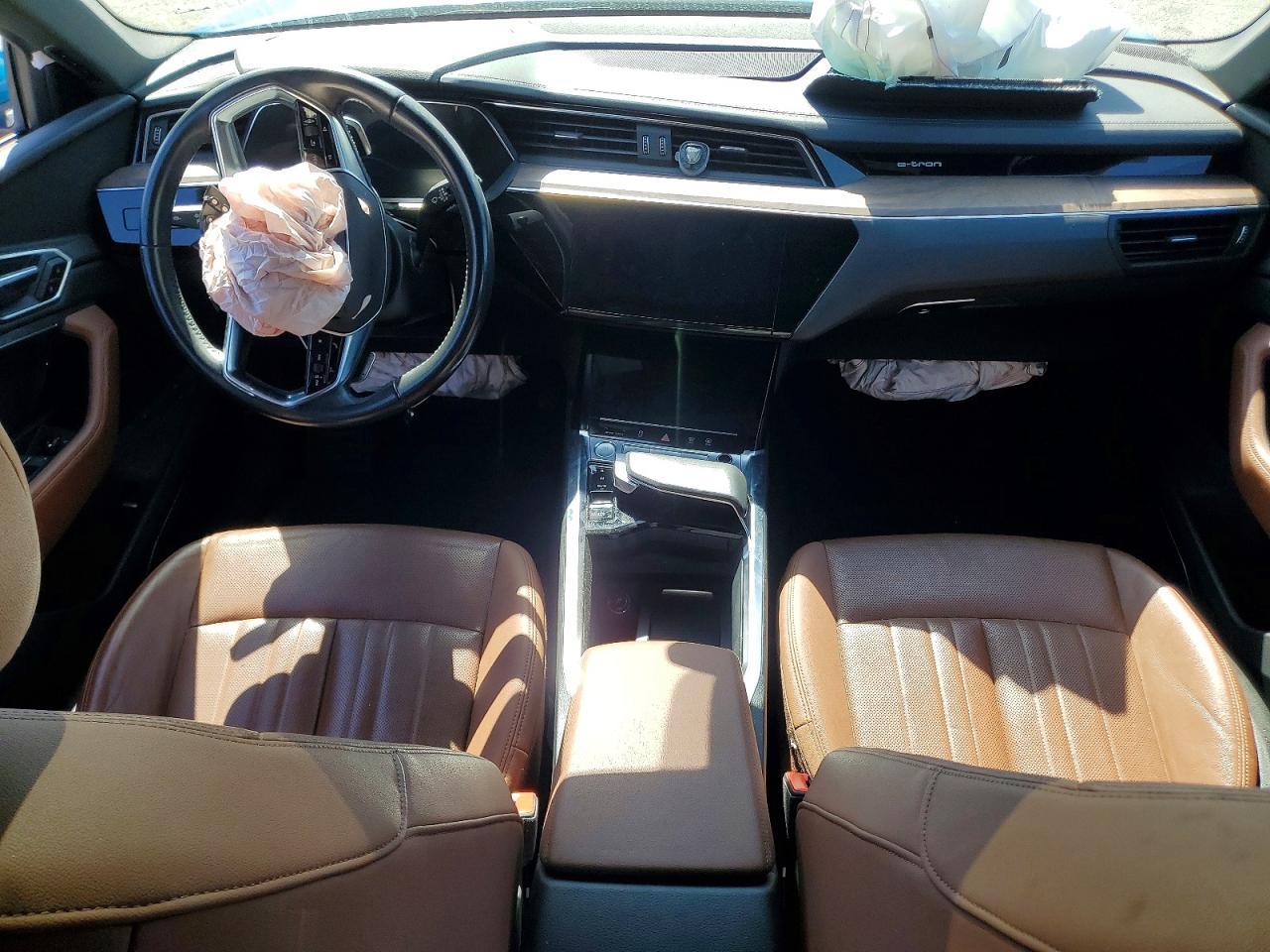 2019 Audi E-tron VIN WA1LAAGE9KB011727 photo 8