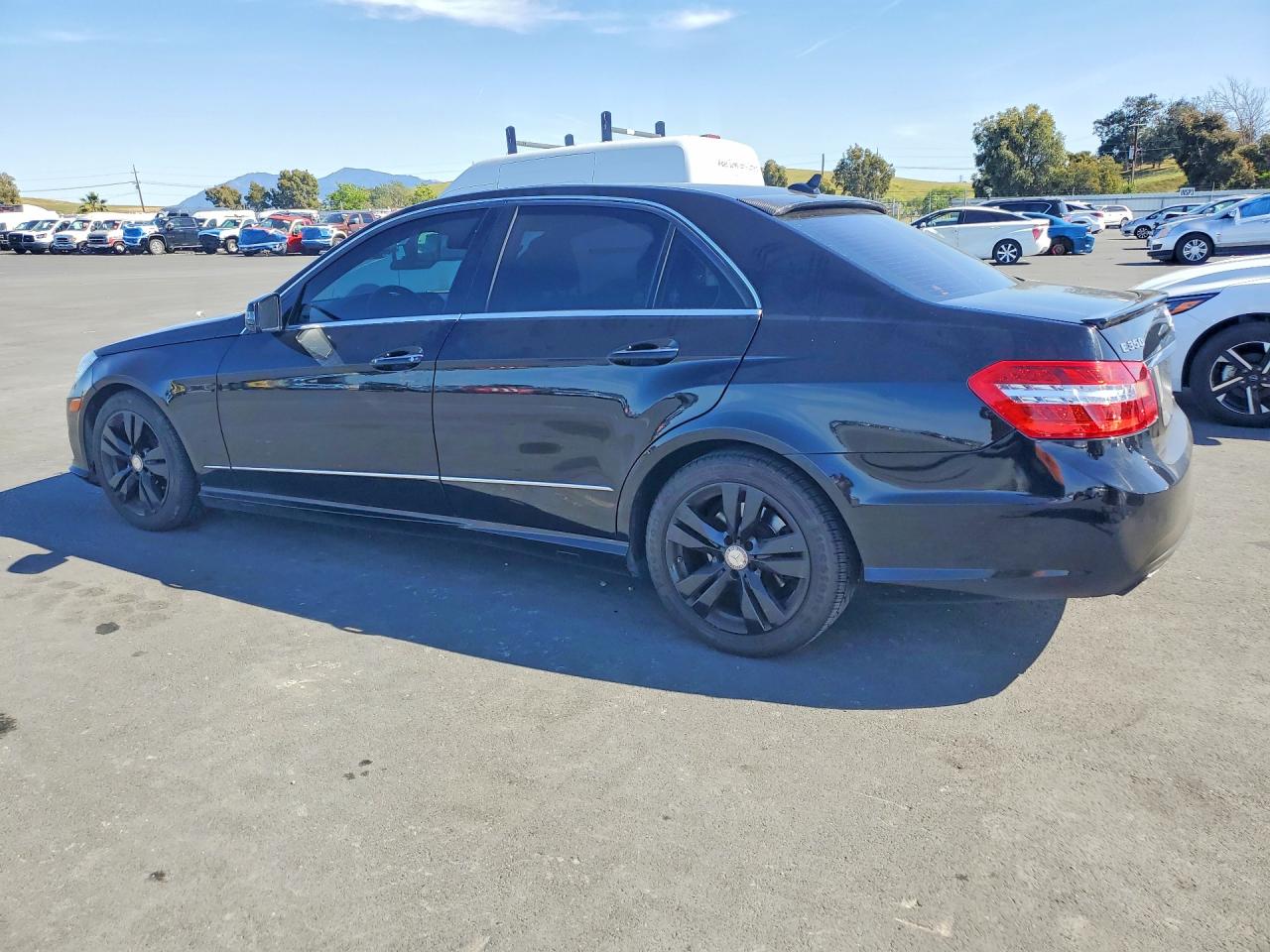 2013 Mercedes-Benz E-class VIN WDDHF5KB3DA747630 photo 2