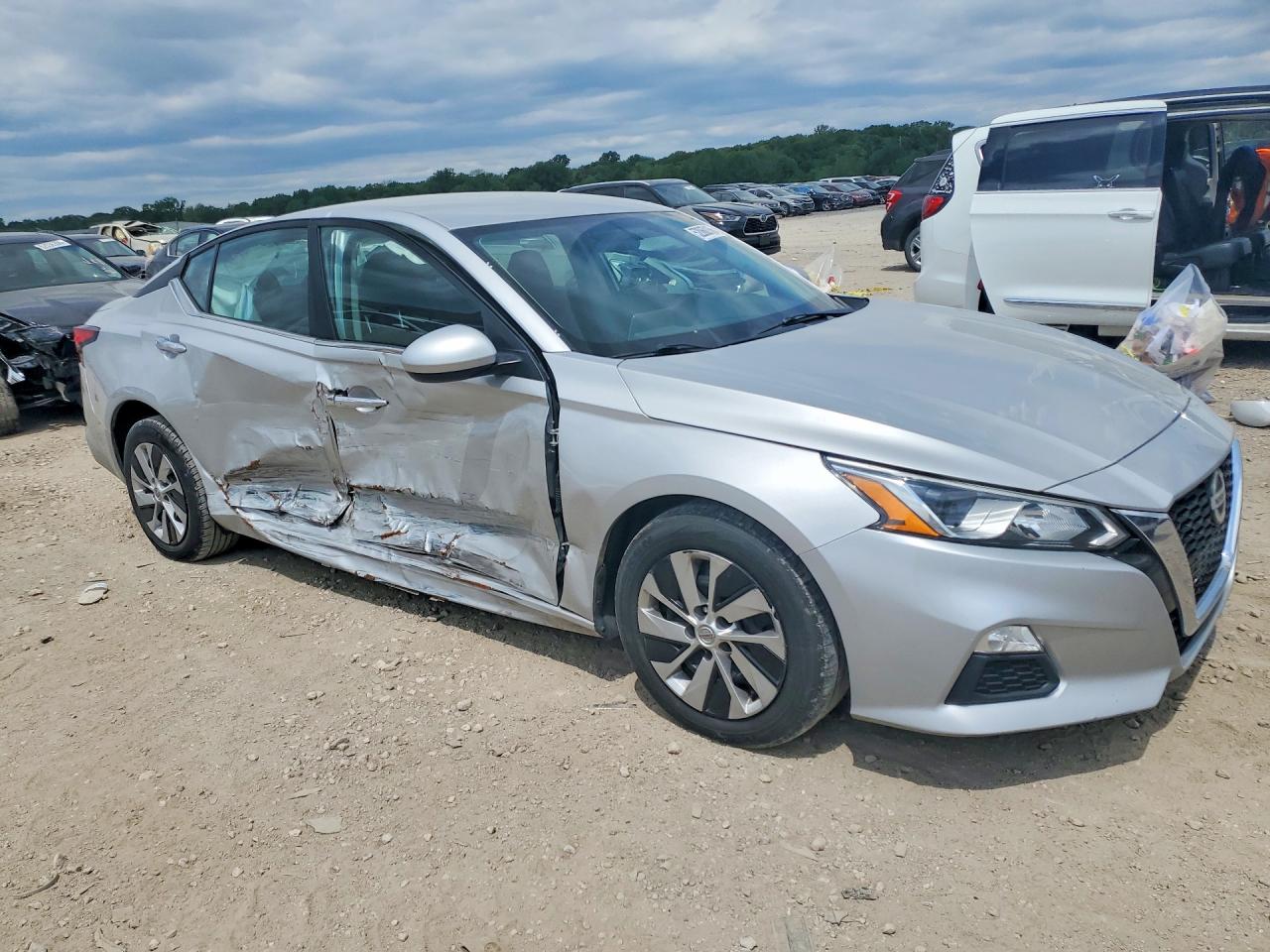 2020 Nissan Altima VIN 1N4BL4BV3LC222458 photo 4