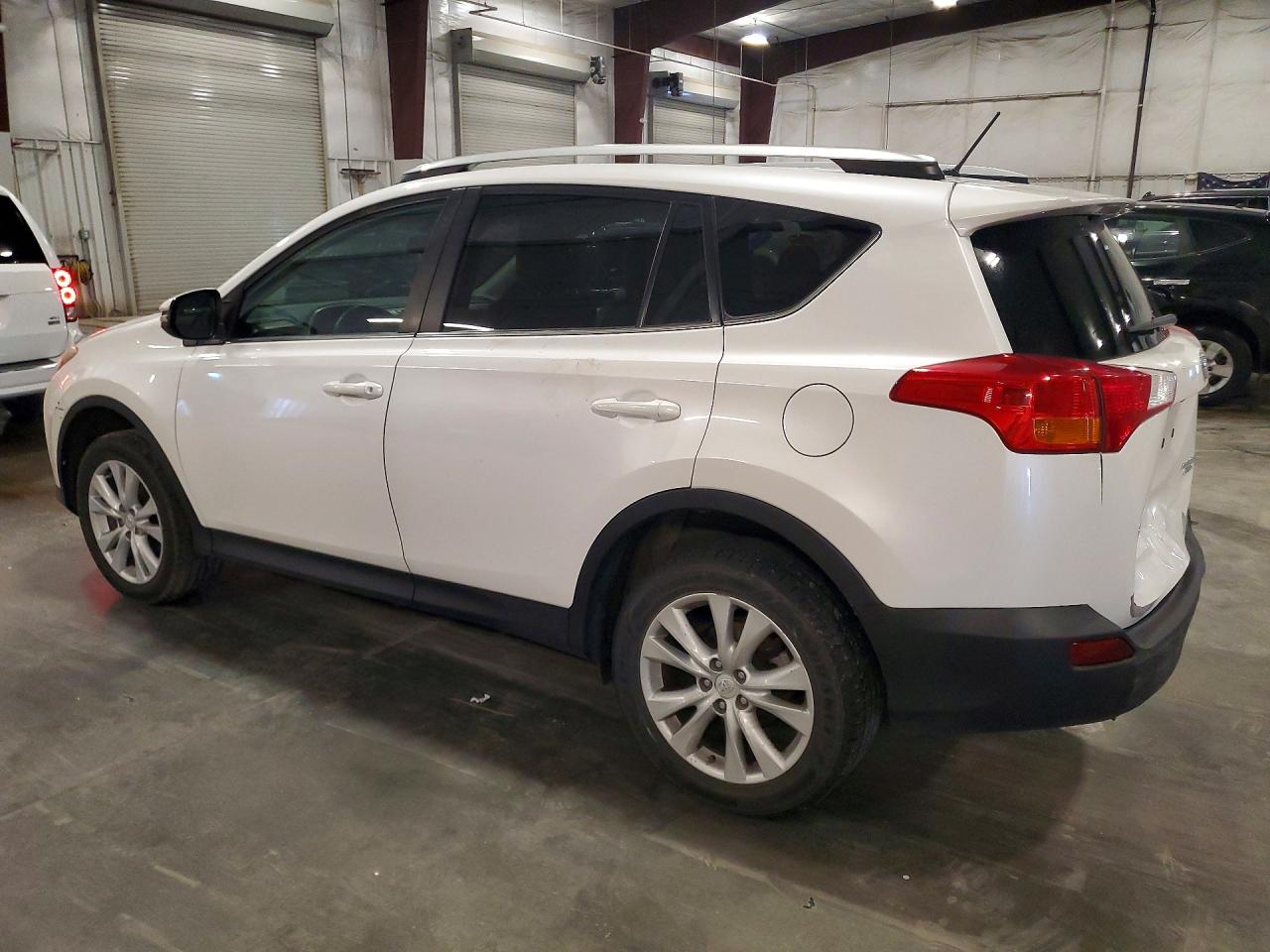 2013 Toyota Rav4 VIN 2T3DFREV5DW060673 photo 2