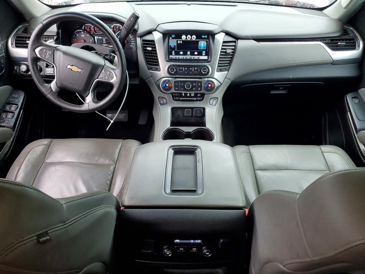 2015 Chevrolet Suburban VIN 1GNSKJKC8FR556990 photo 8