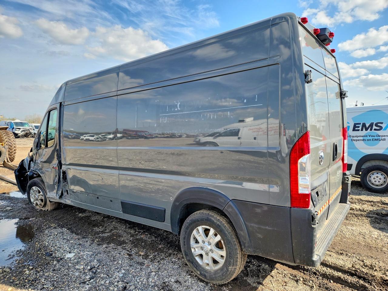 2024 Ram Promaster VIN 3C6LRVDG6RE135325 photo 2