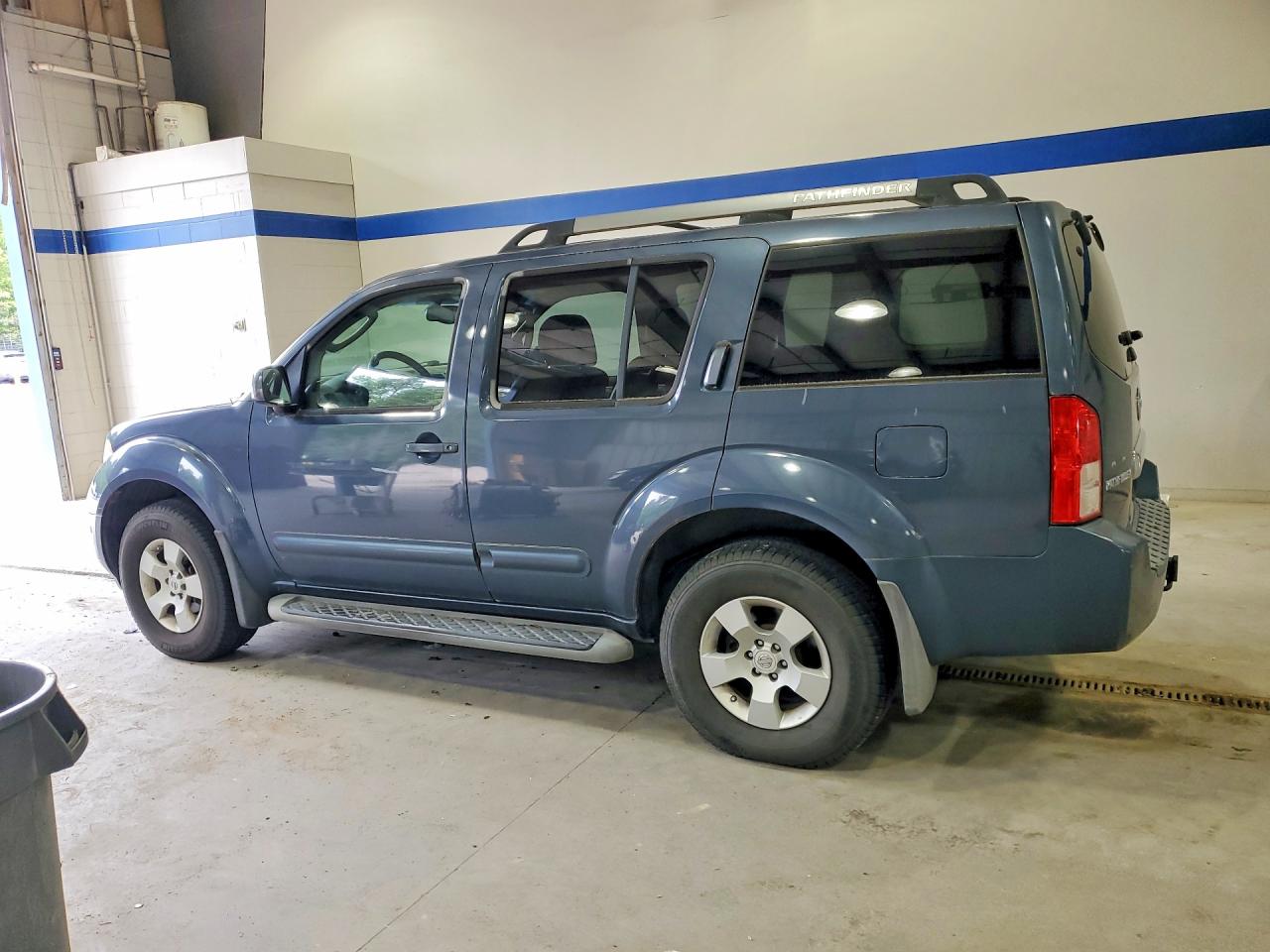 2005 Nissan Pathfinder VIN 5N1AR18W05C769026 photo 2