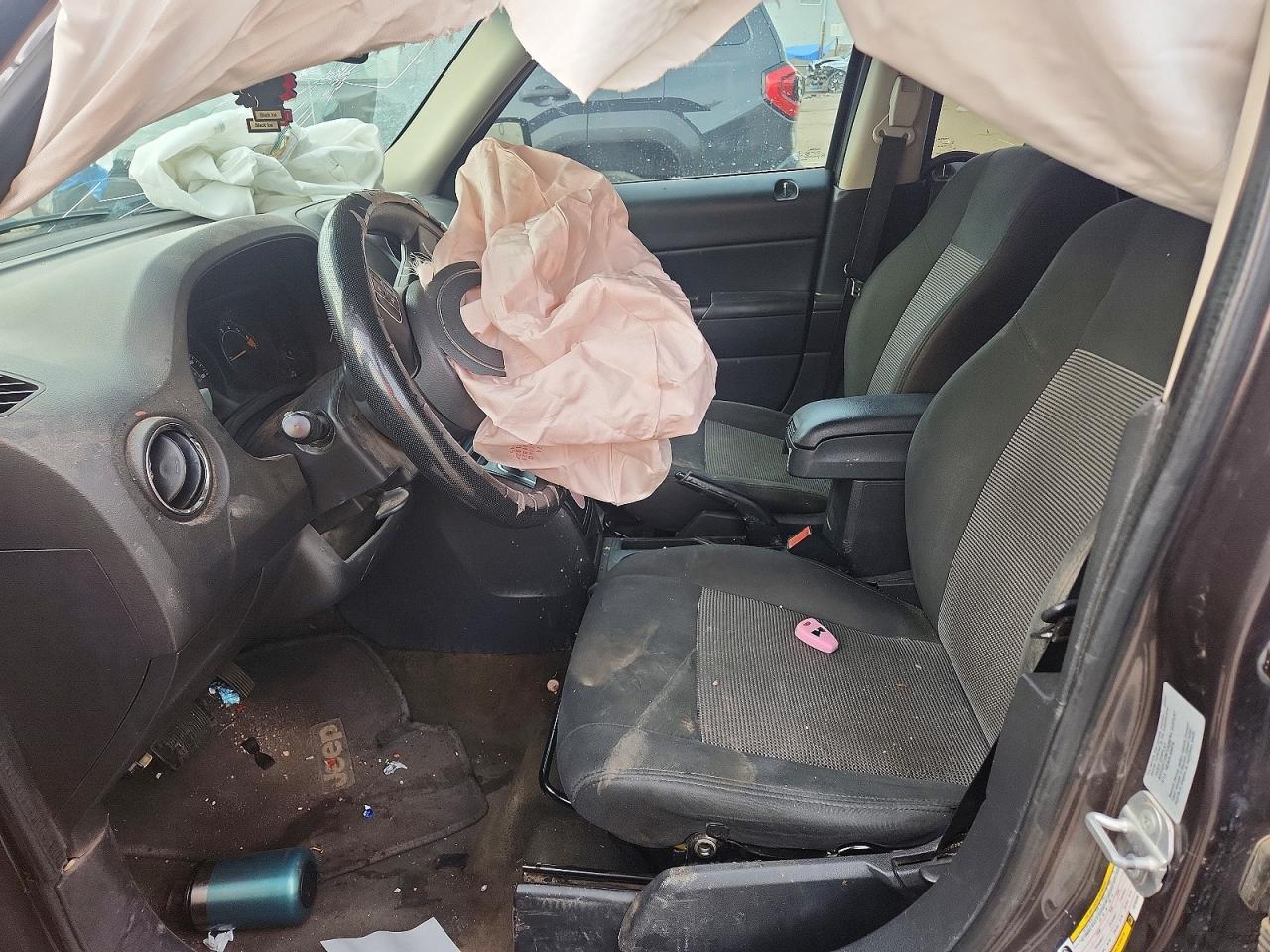 2016 Jeep Liberty VIN 1C4NJPBB2GD763294 photo 7