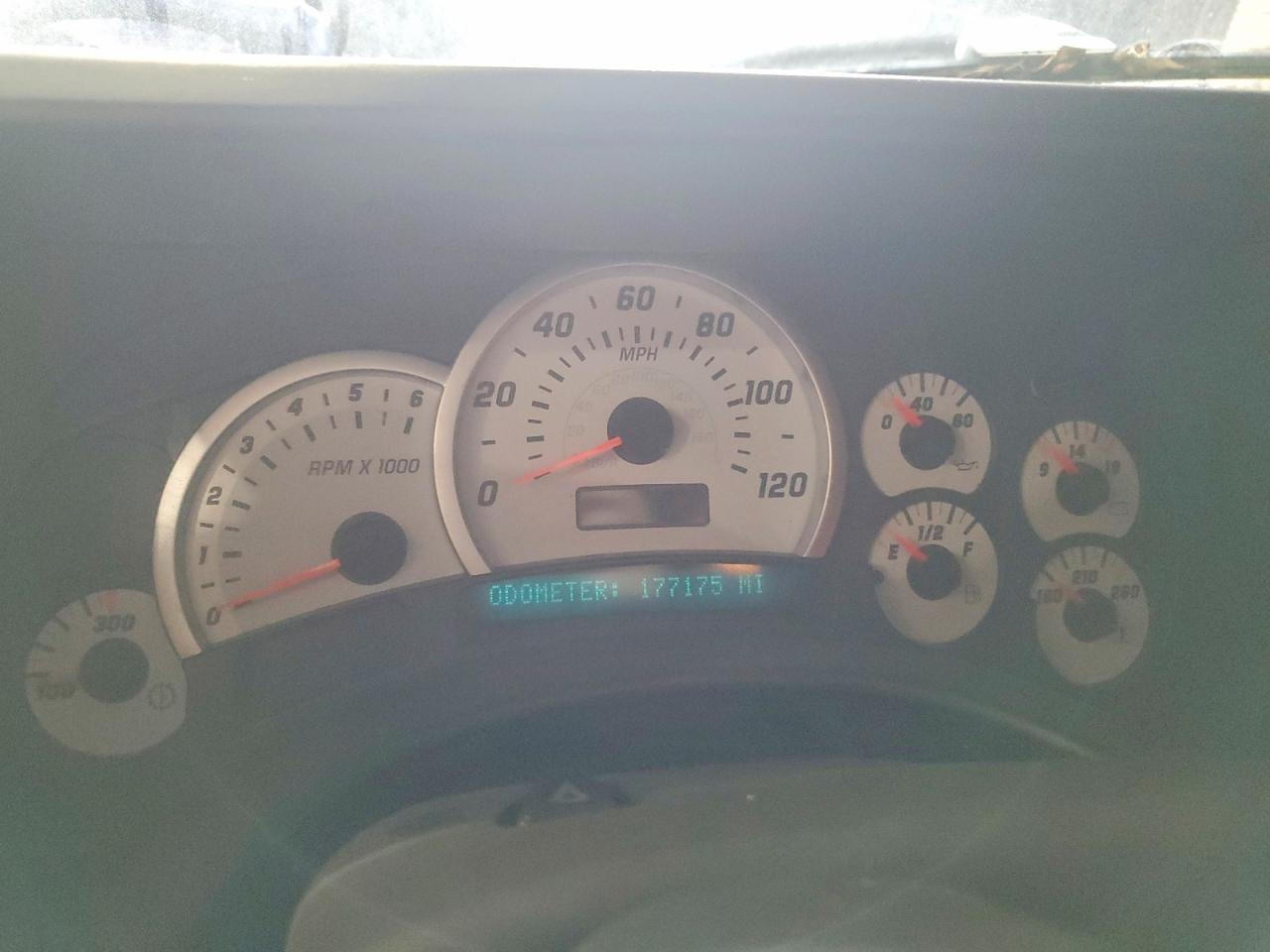 2004 Hummer H2 VIN 5GRGN23U54H121073 photo 9