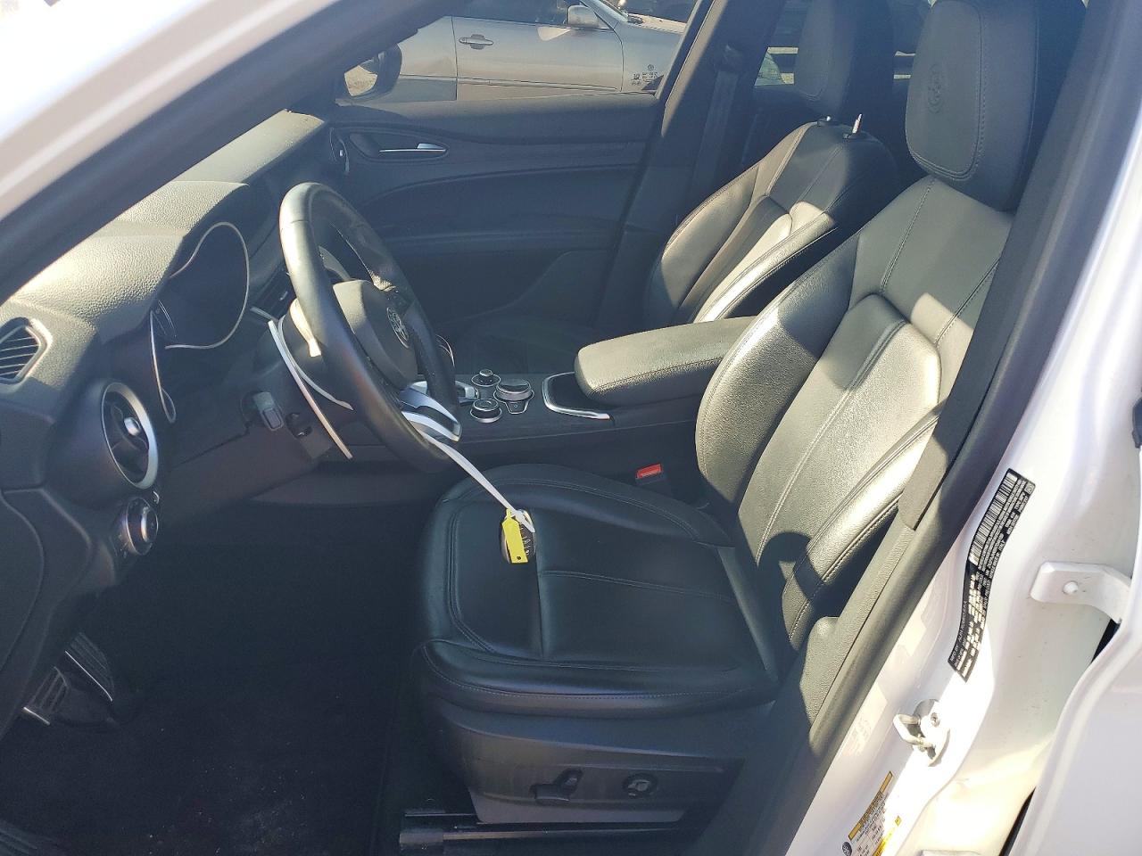 2022 Alfa Stelvio VIN ZASPAJAN8N7D44189 photo 7