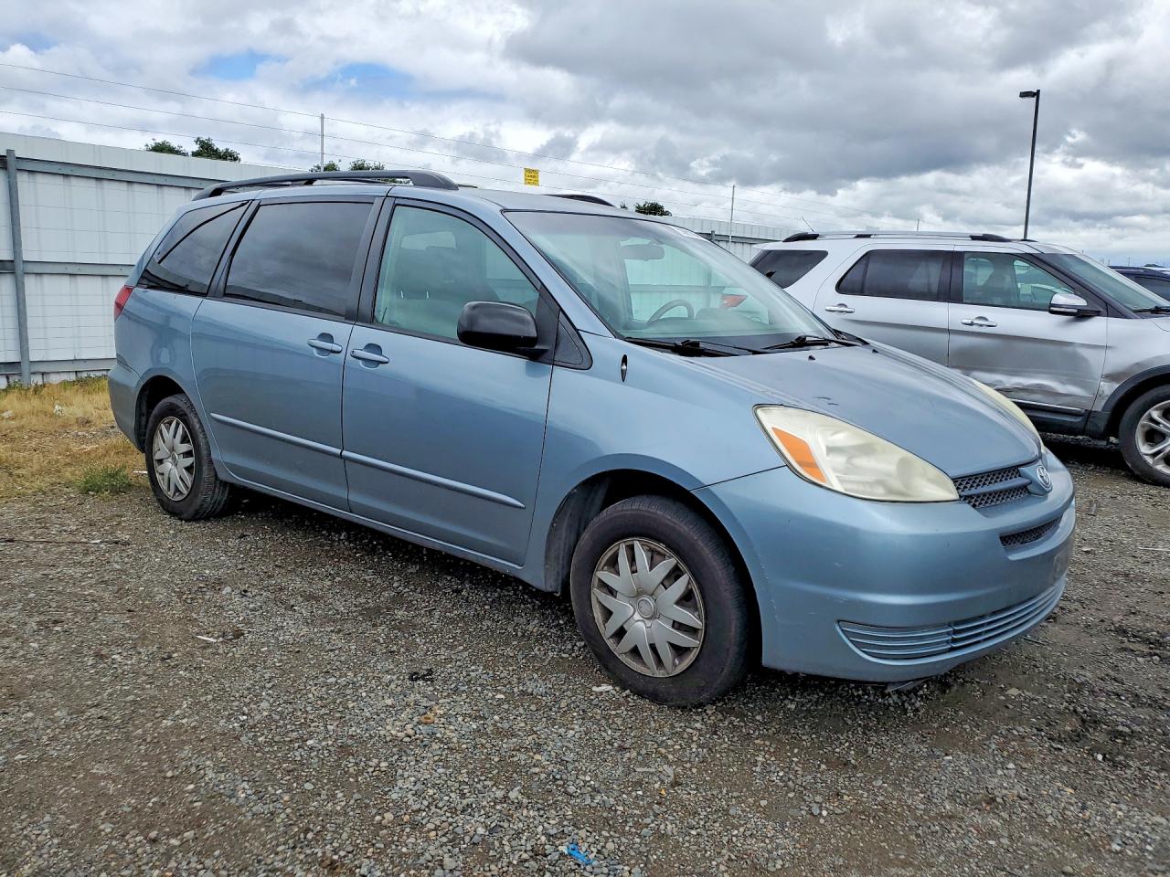2004 Toyota Sienna VIN 5TDZA23C14S151437 photo 4
