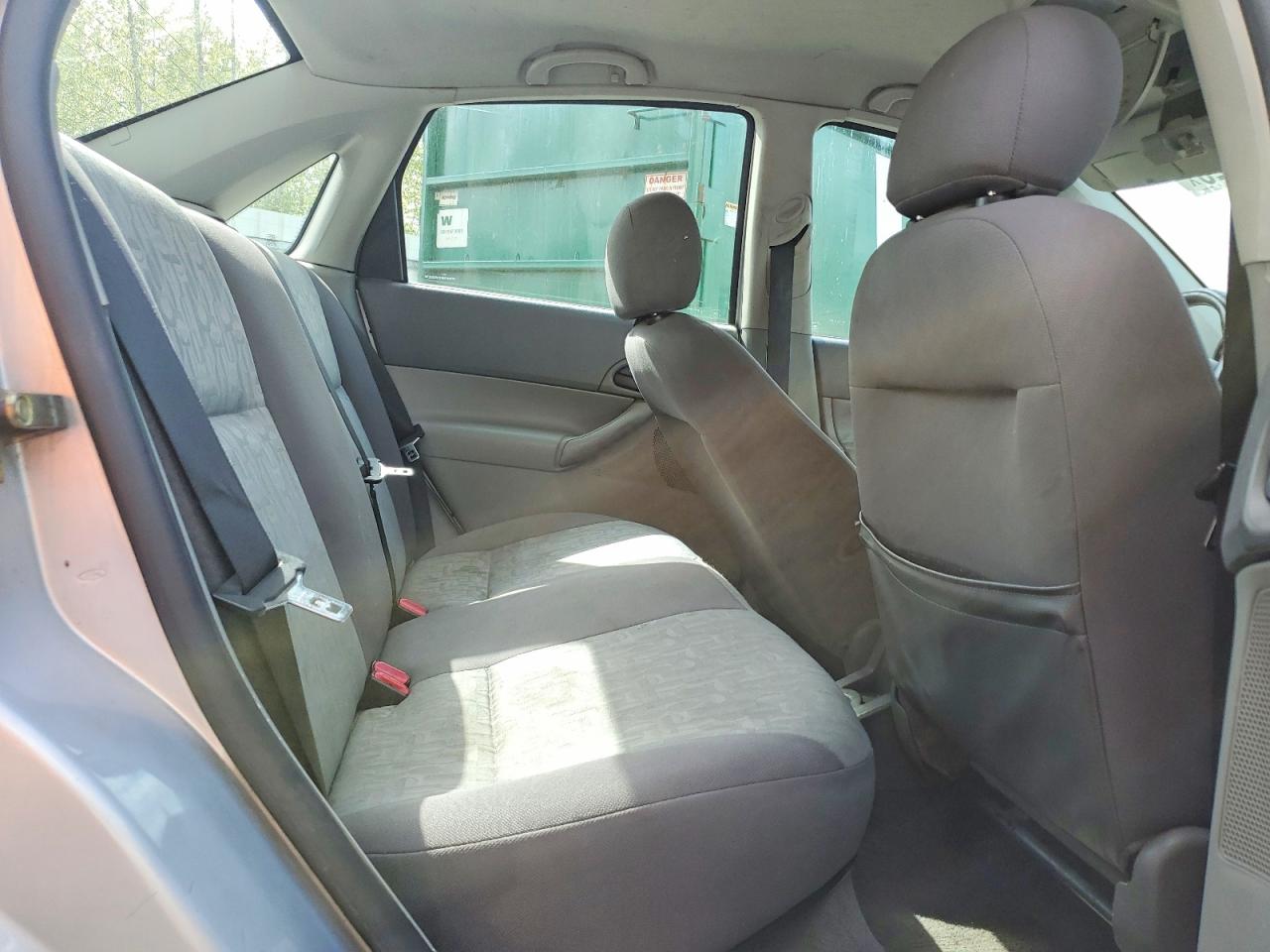 2005 FORD Focus VIN 1FAFP34N15W238270 photo 10