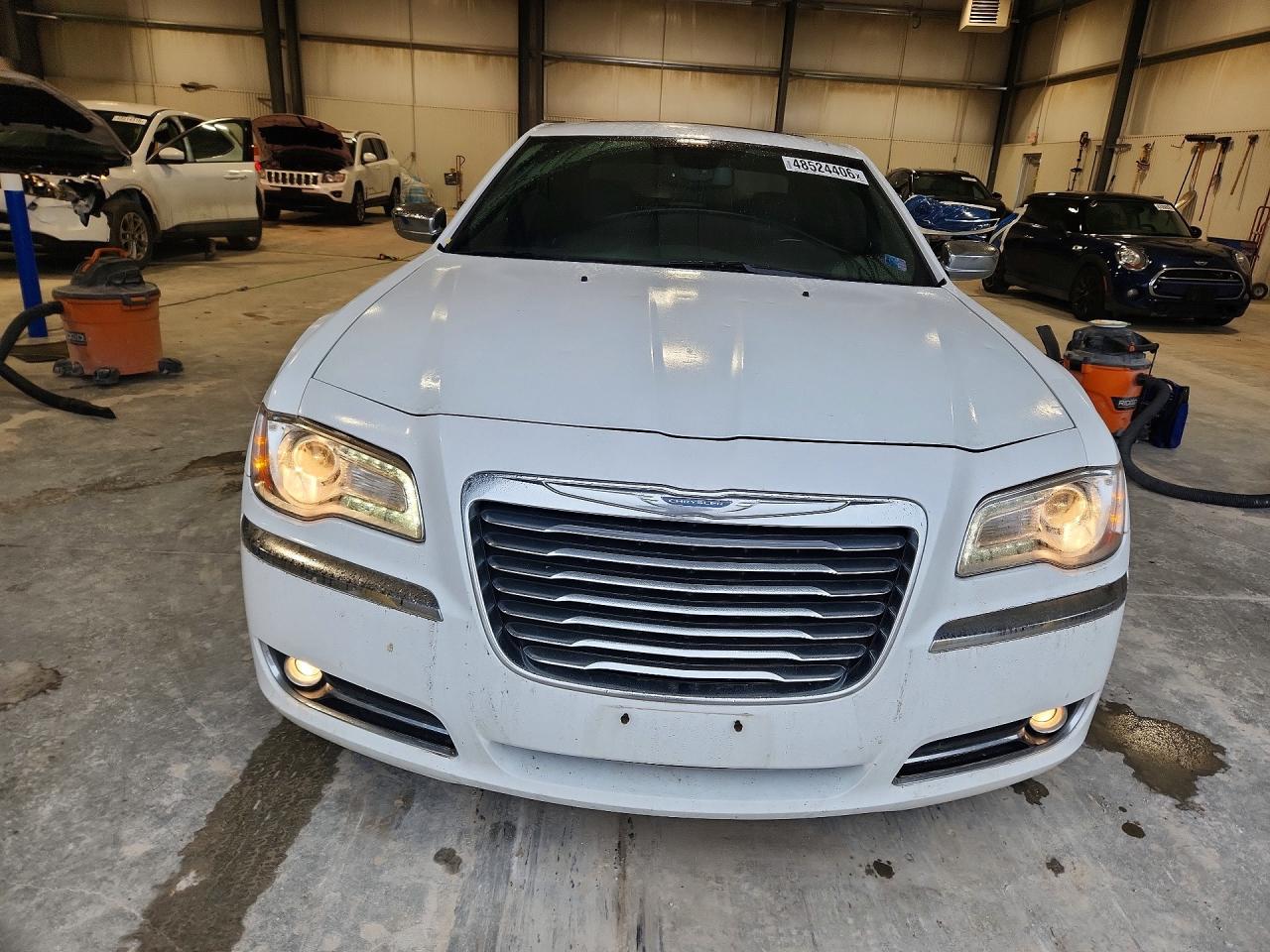 2011 Chrysler 300 VIN 2C3CA6CT1BH523887 photo 5