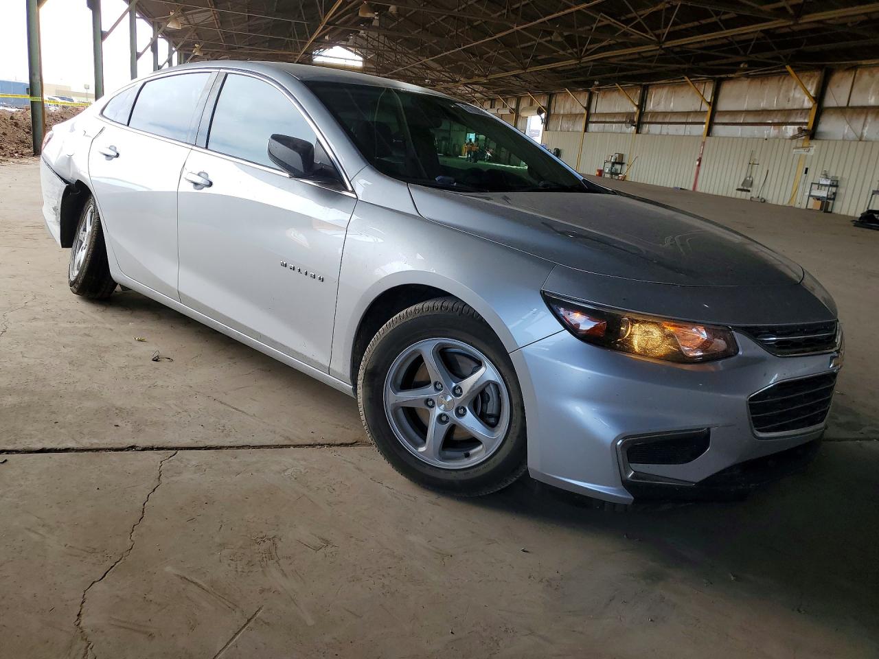 2018 Chevrolet Malibu VIN 1G1ZB5ST5JF173221 photo 4