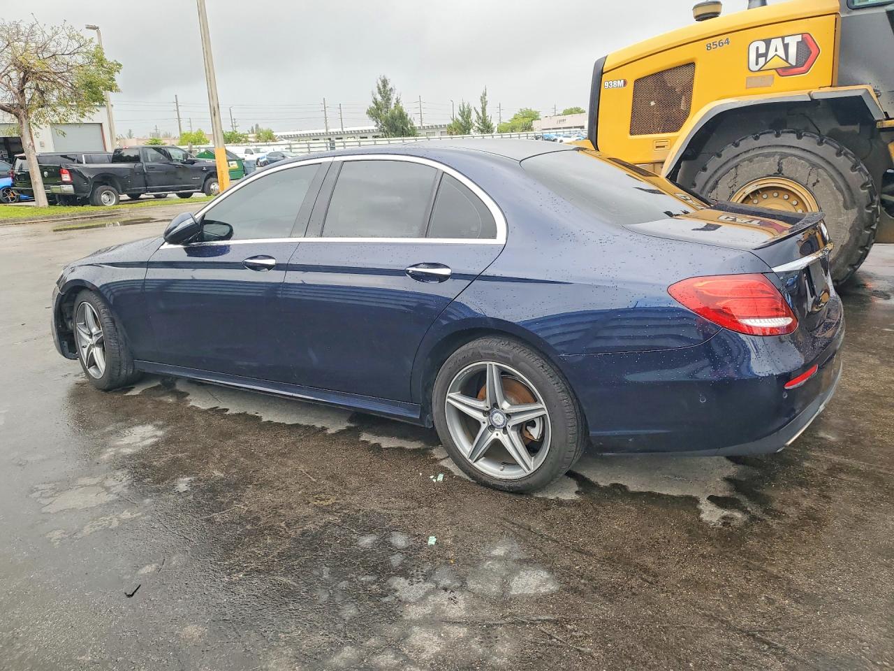 2017 MERCEDES-BENZ E-class VIN WDDZF4KB8HA065248 photo 2