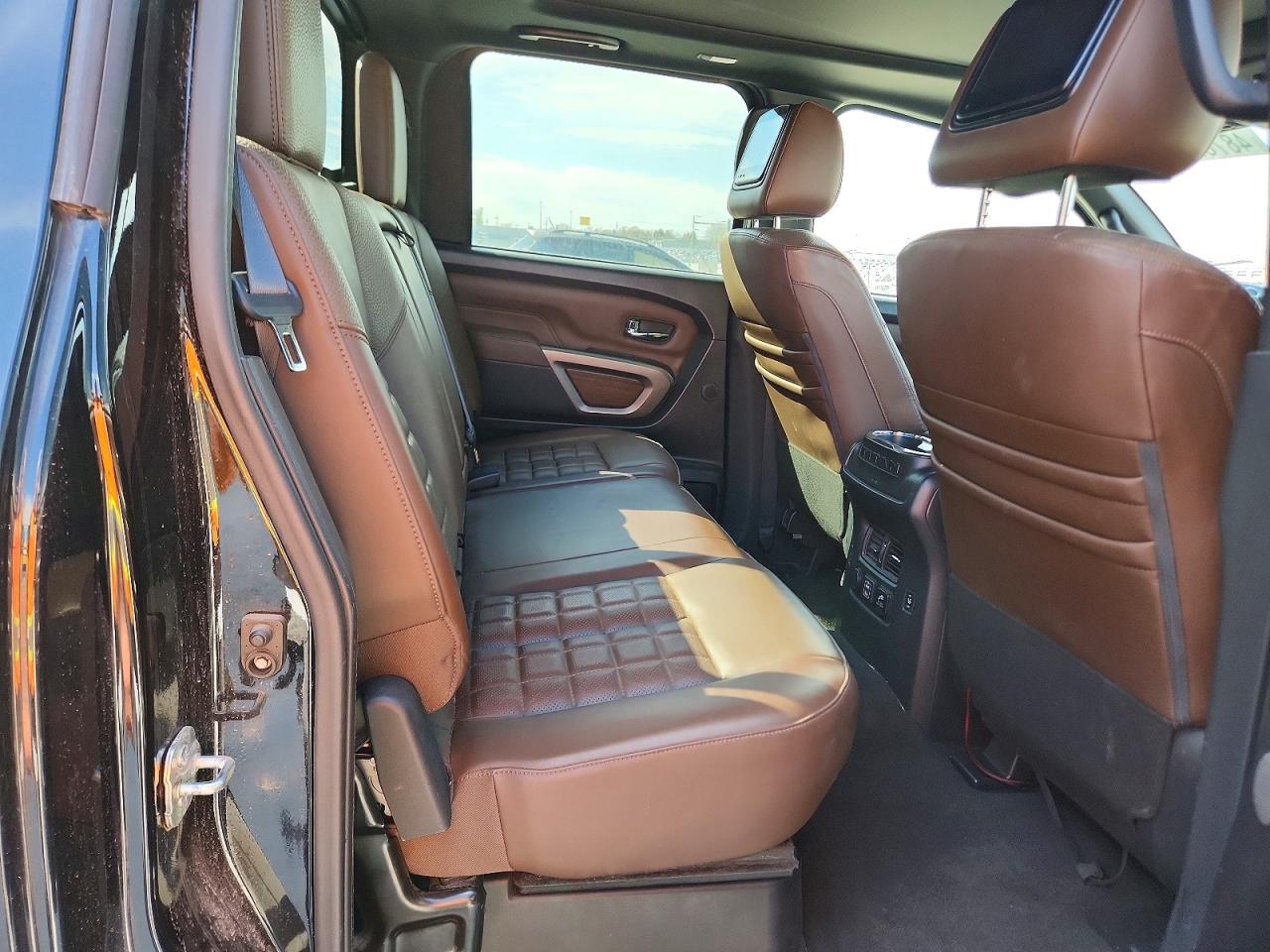 2020 Nissan TITAN VIN 1N6AA1ED8LN500480 photo 10