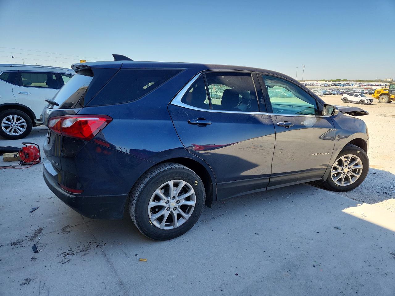 2019 Chevrolet Equinox VIN 3GNAXUEV0KS535182 photo 3