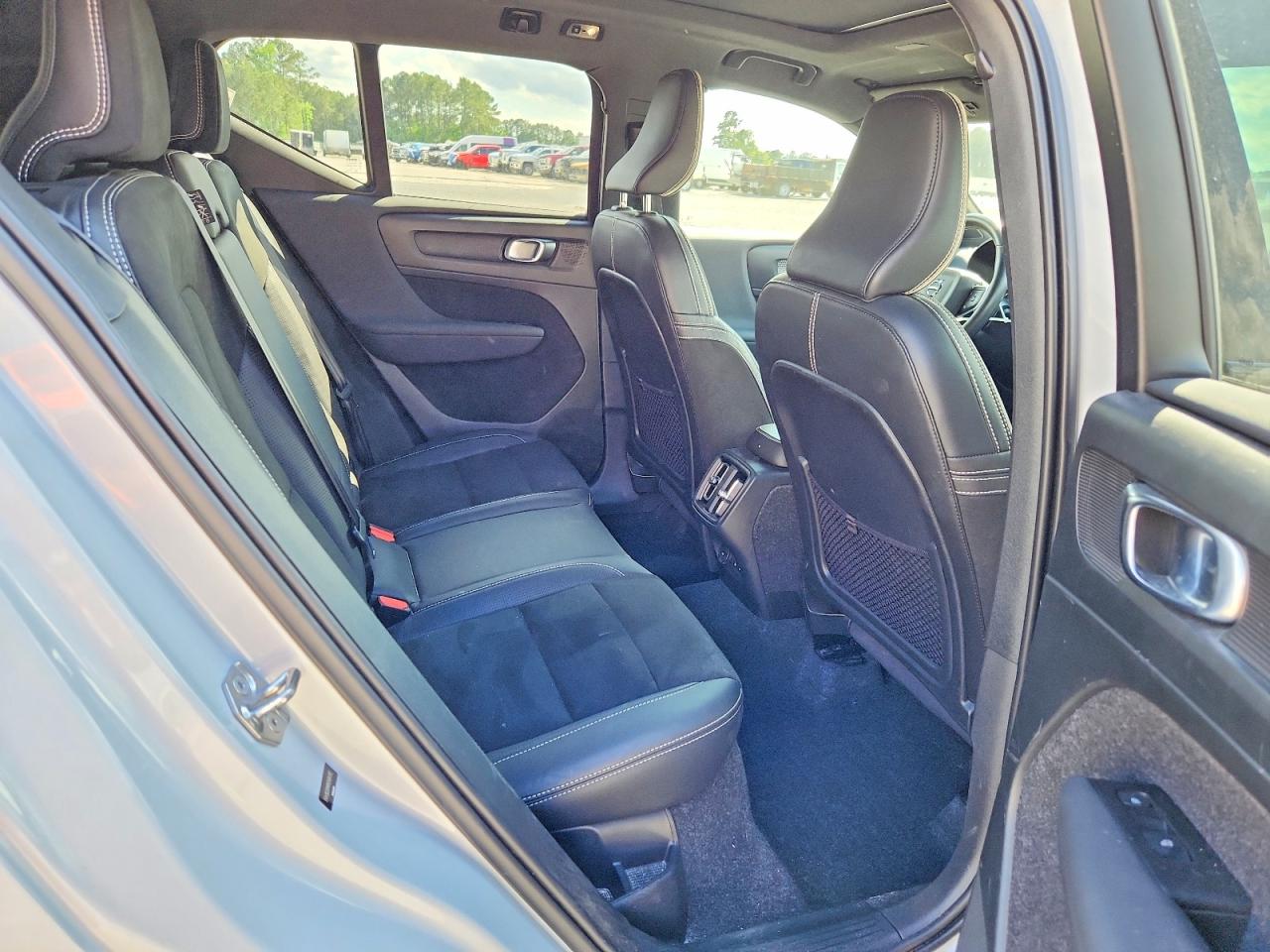 2021 Volvo Xc40 VIN YV4162UM4M2494110 photo 11