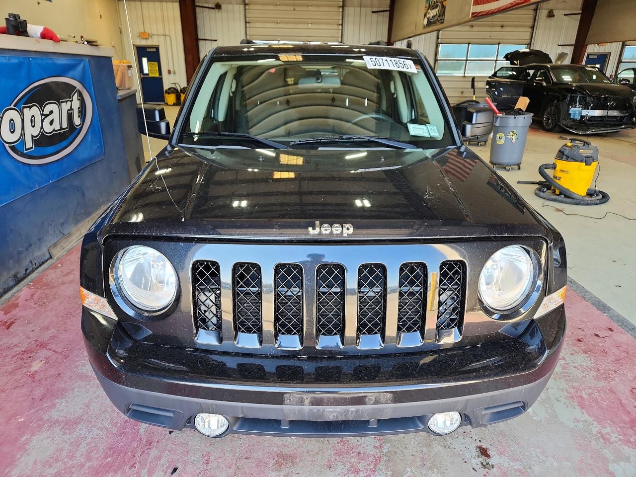 2011 Jeep Patriot VIN 1J4NT1GA2BD107686 photo 5