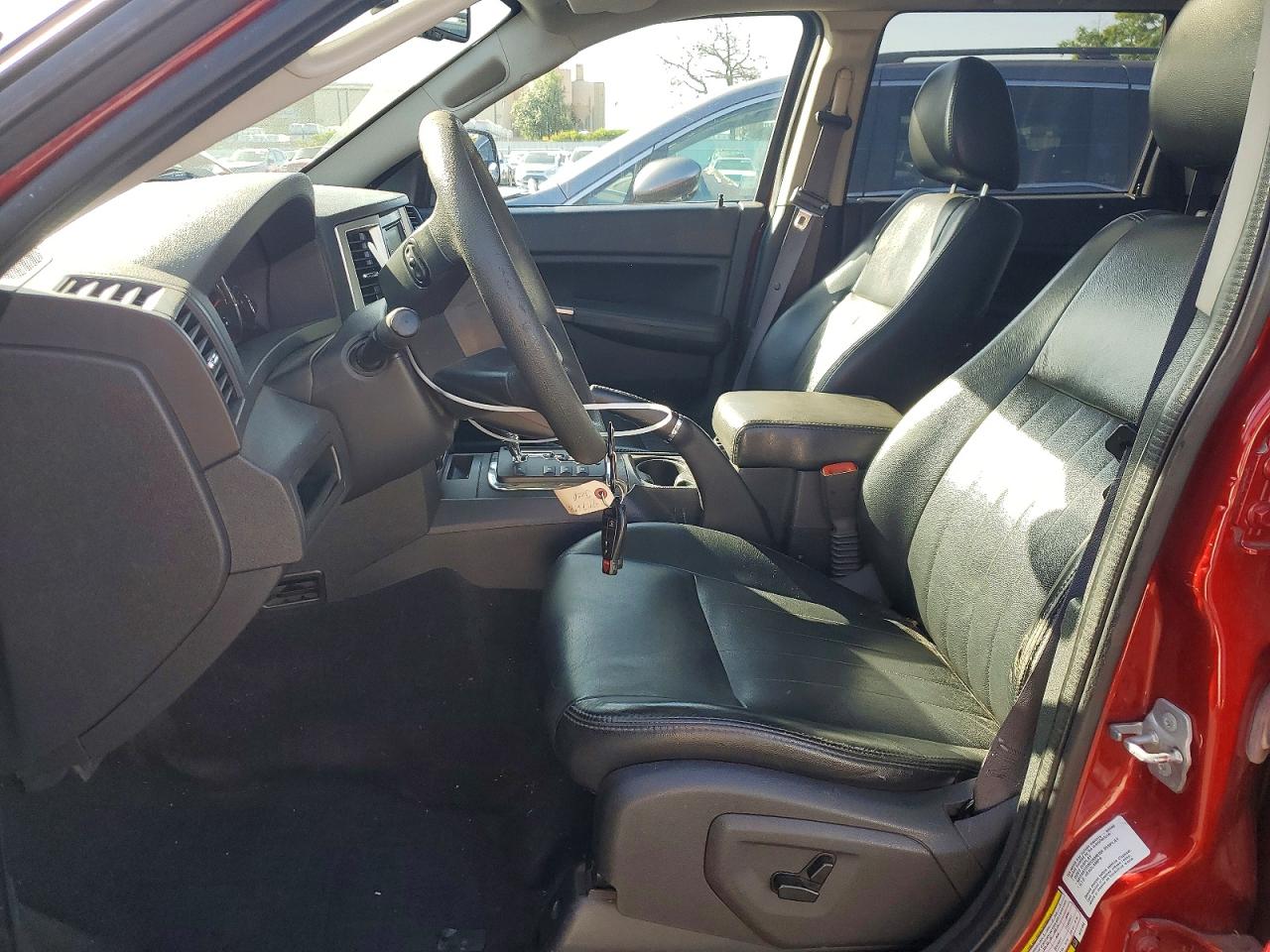 2010 Jeep Cherokee VIN 1J4PR4GK9AC121056 photo 7