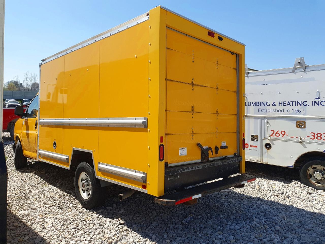 2022 GMC Savana VIN 1GD07RFP3N1162335 photo 2