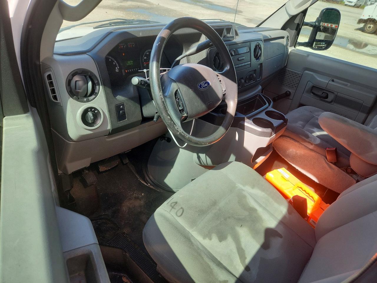 2017 FORD Econoline VIN 1FDWE3F64HDC68140 photo 8