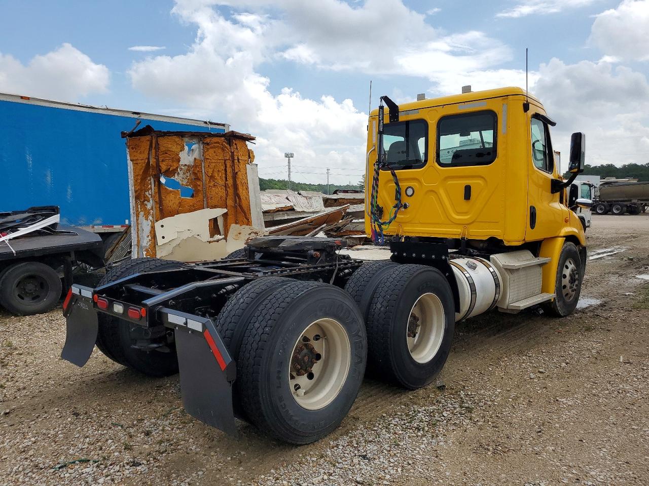 2019 FREIGHTLINER All other VIN 3AKJGBDV9KSKV9103 photo 4