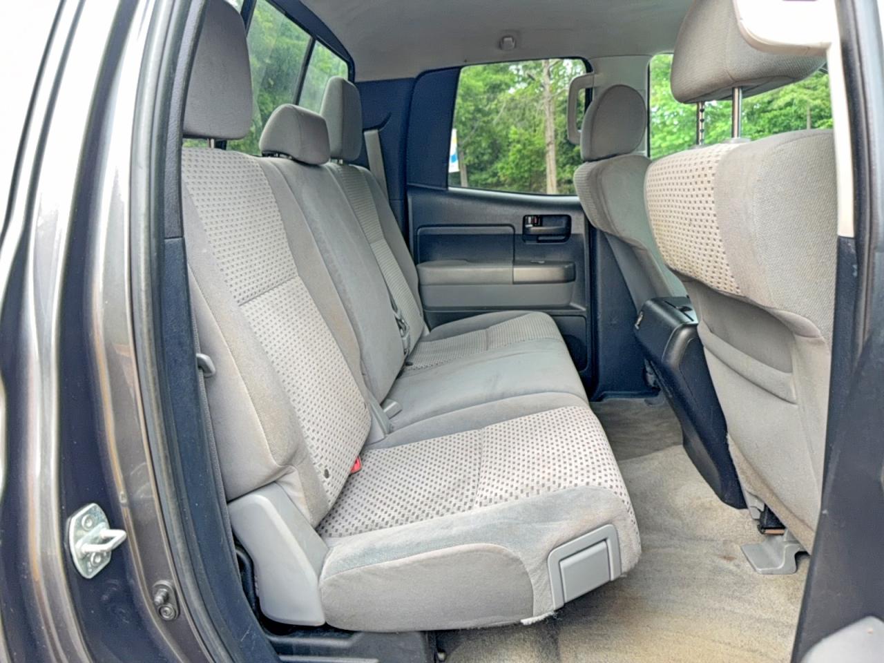 2011 Toyota Tundra VIN 5TFRM5F16BX025150 photo 6
