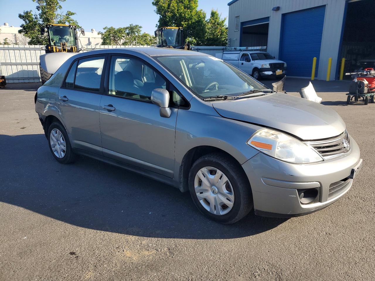 2010 NISS Versa VIN 3N1BC1AP5AL447237 photo 4