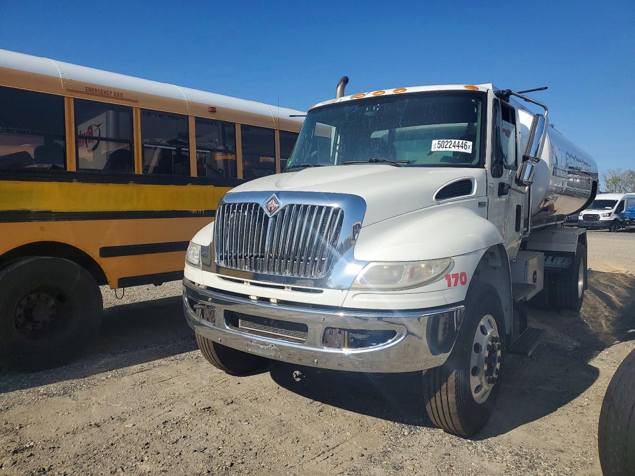 2015 International 4000 serie VIN 1HTMKAAN1FH523164 photo 2