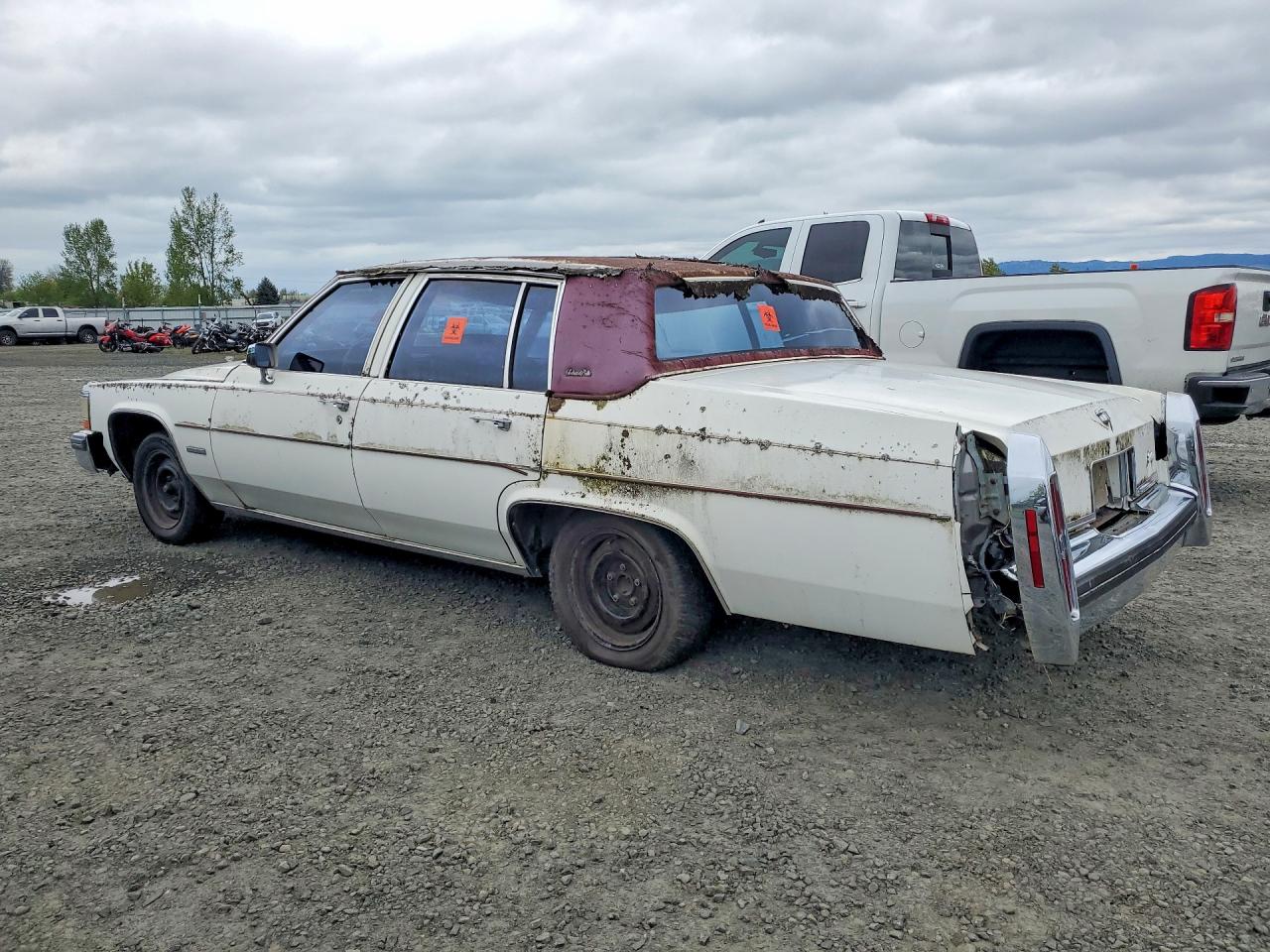 1983 Cadillac Deville VIN 1G6AD6982D9133559 photo 2