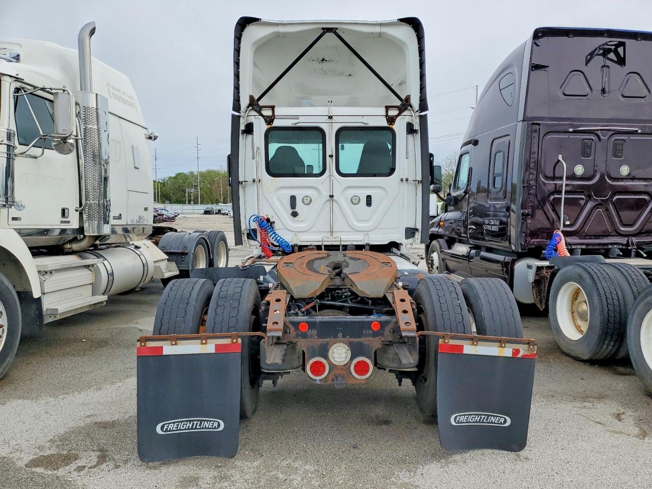 2018 FREIGHTLINER All other VIN 1FUBGAD95JLJS1005 photo 6