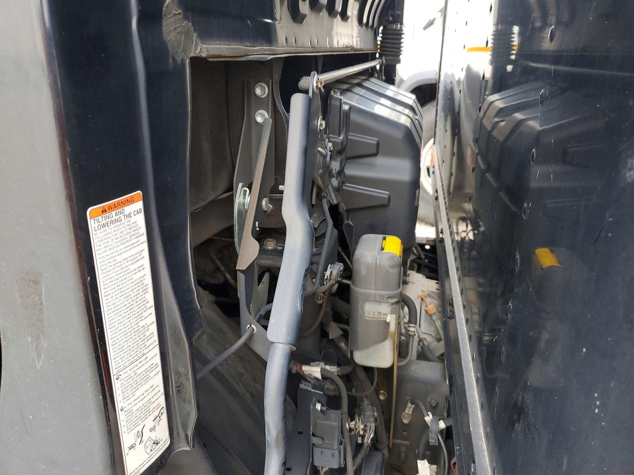 2018 HINO All other VIN JHHSDM2H7JK008249 photo 11