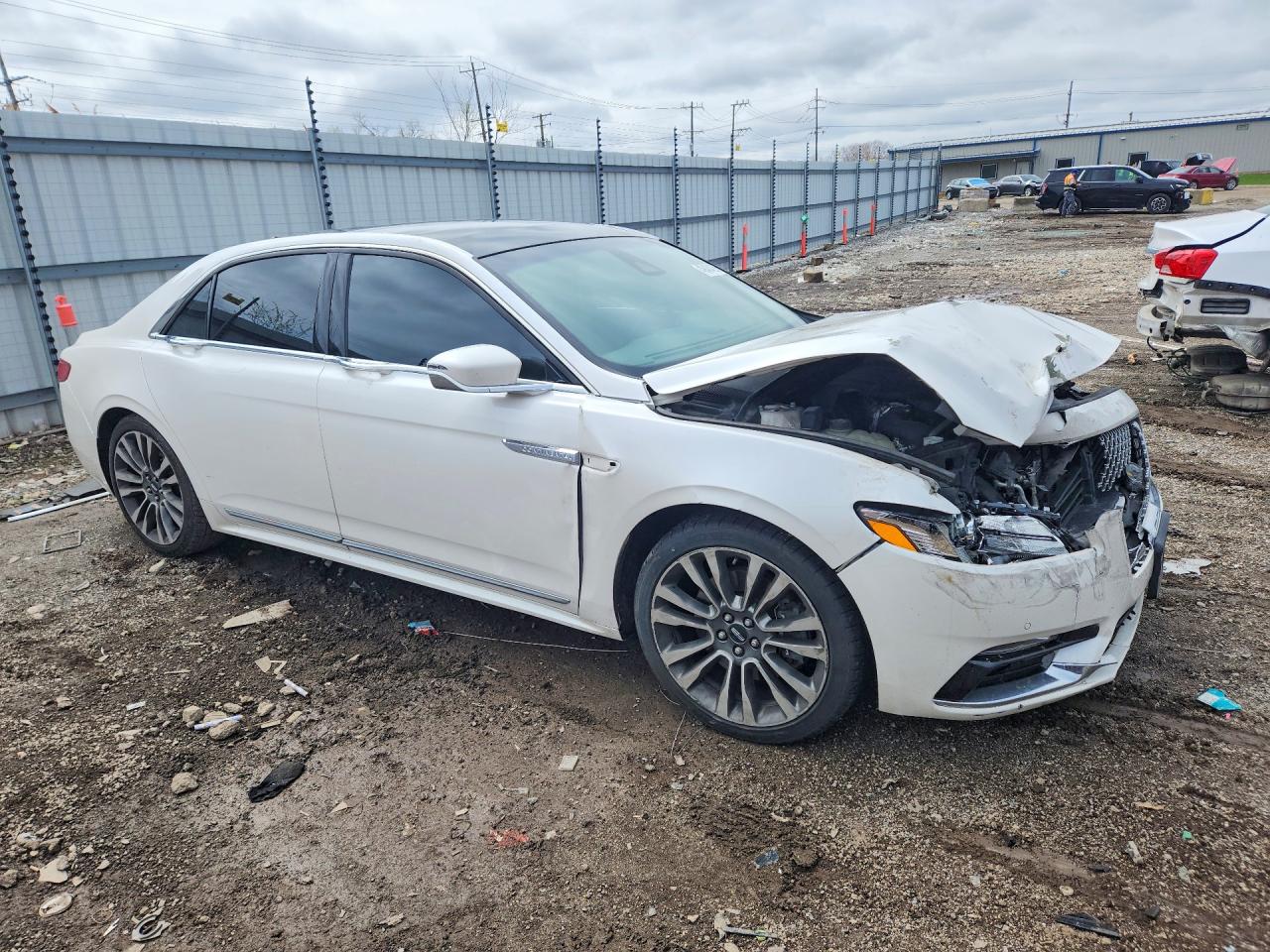 2017 Lincoln Continentl VIN 1LN6L9NP5H5605556 photo 4