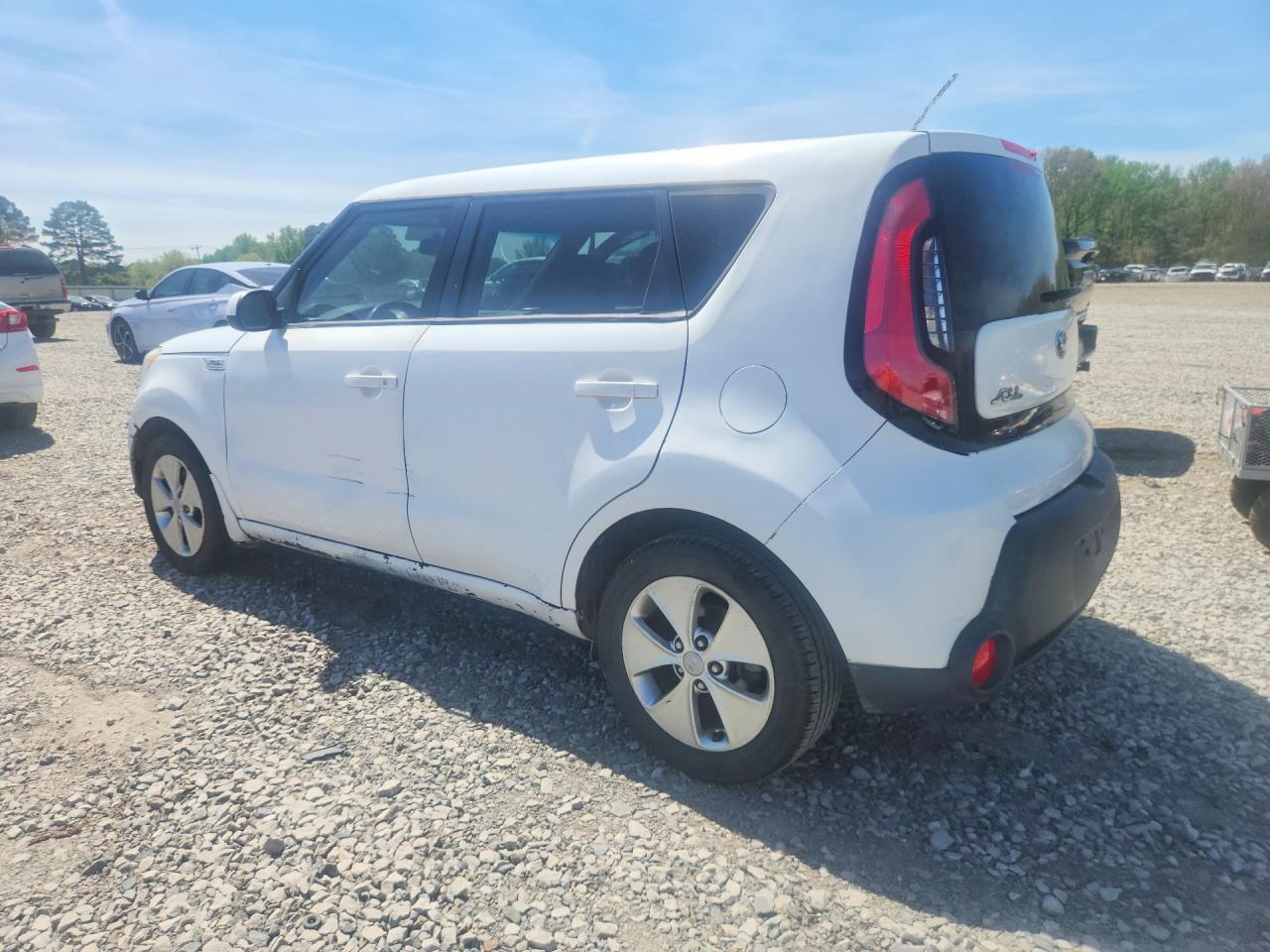 2015 KIA Soul base VIN KNDJN2A24F7226818 photo 2