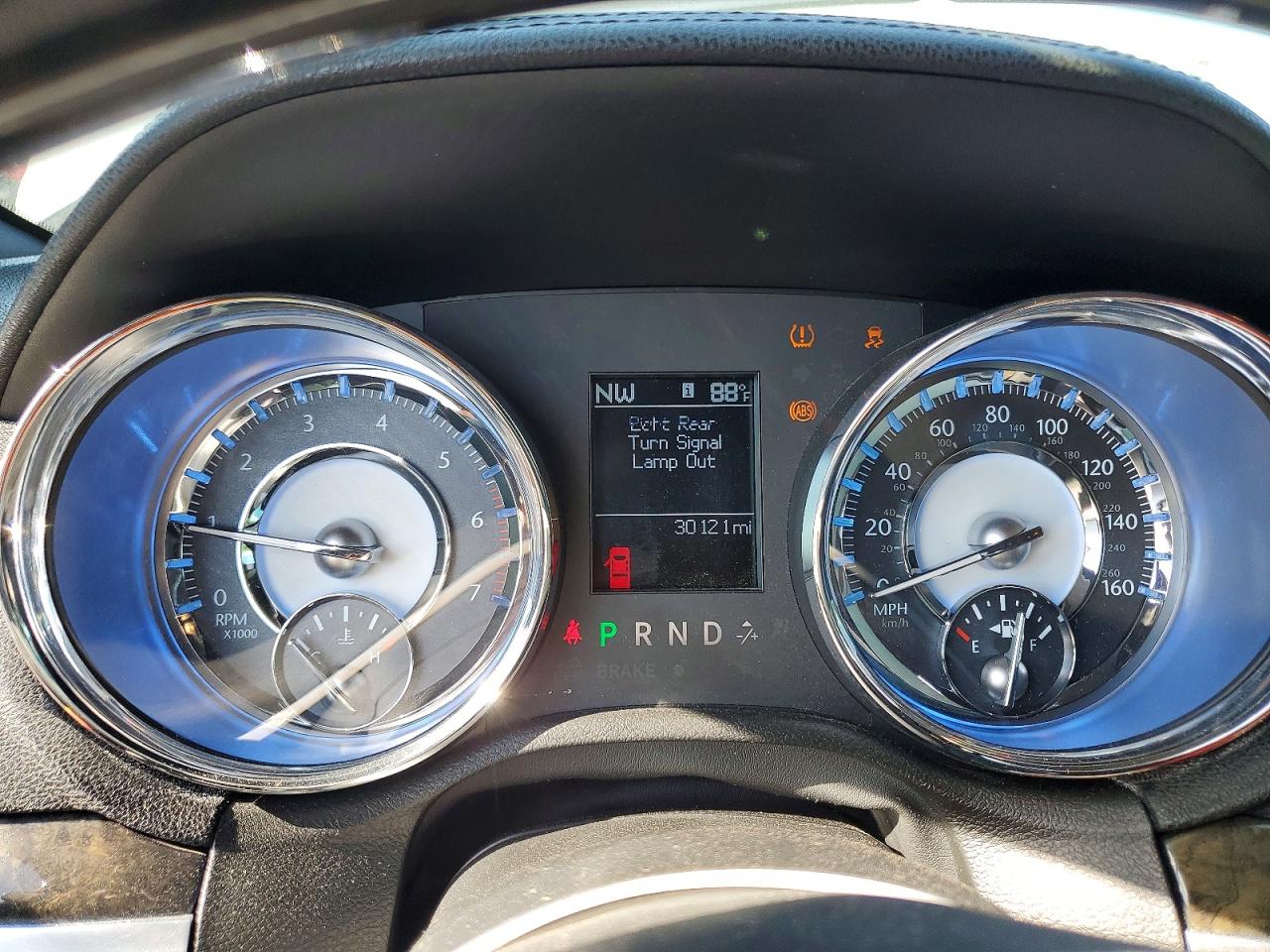 2011 CHRYSLER 300 VIN 2C3CA6CT9BH559472 photo 9