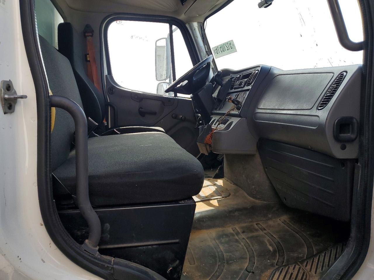 2019 FREIGHTLINER All other VIN 3ALACWD37KDKP9657 photo 5