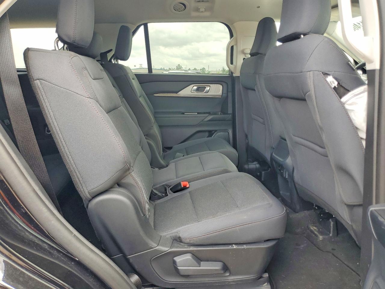 2025 Ford Explorer a VIN 1FMUK8DH5SGC64931 photo 11