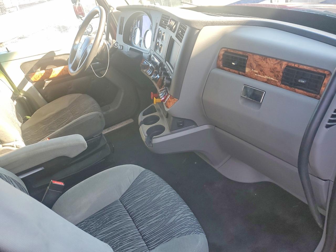 2020 KENWORTH All other VIN 1XKYDP9X9LJ410668 photo 5