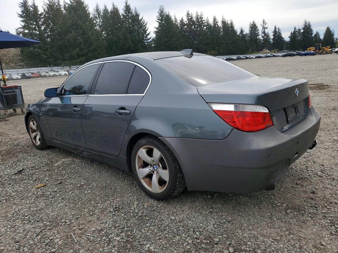 2007 BMW 5 series VIN WBANE53517CW61425 photo 2