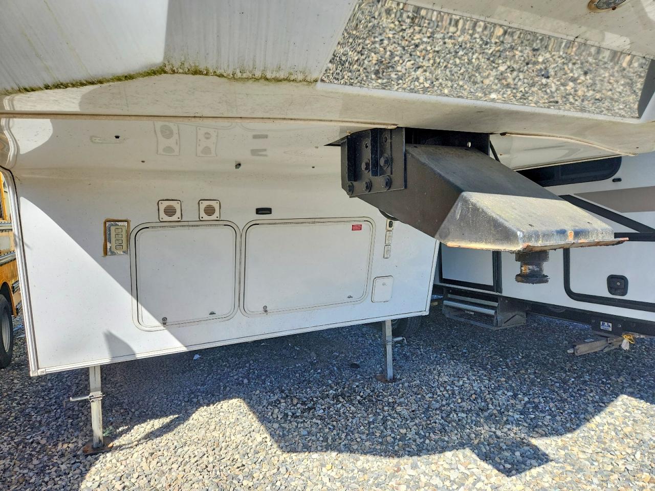 2013 KEYSTONE Trailer VIN 4YDF37731DR801559 photo 7